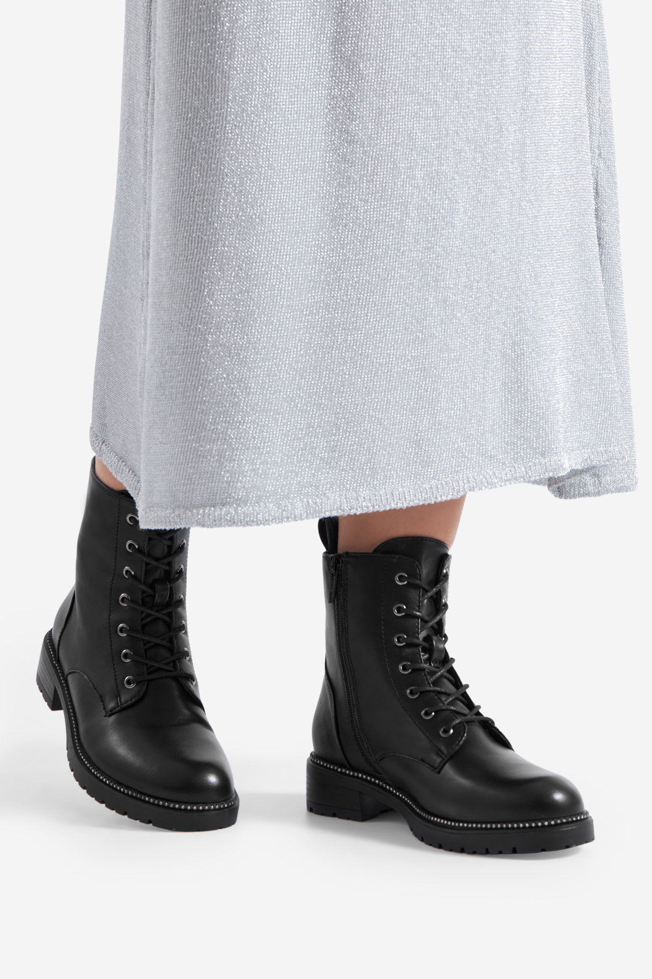 Šněrovací vyšší obuv ČERNÁ