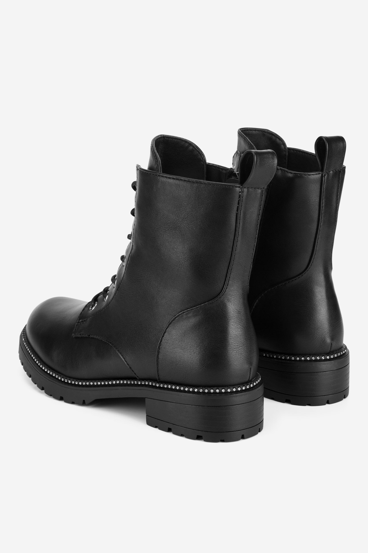 Šněrovací vyšší obuv ČERNÁ