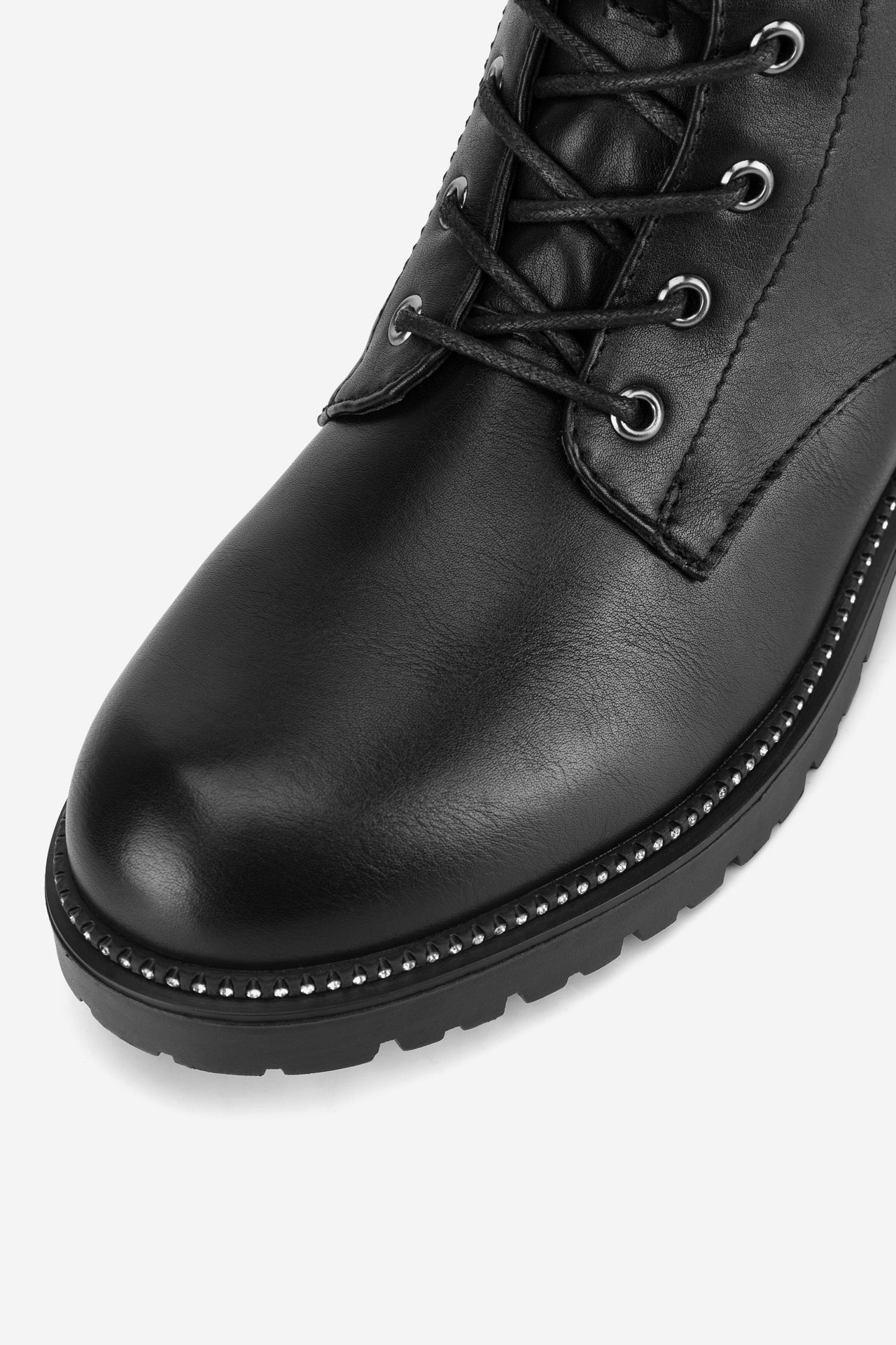 Šněrovací vyšší obuv ČERNÁ