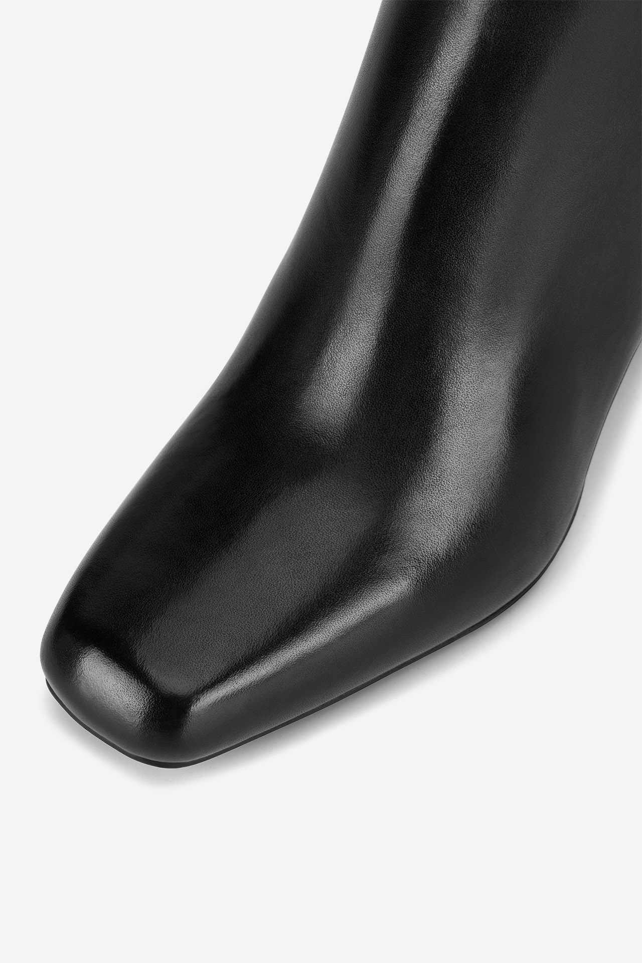 Kotníková obuv ČERNÁ