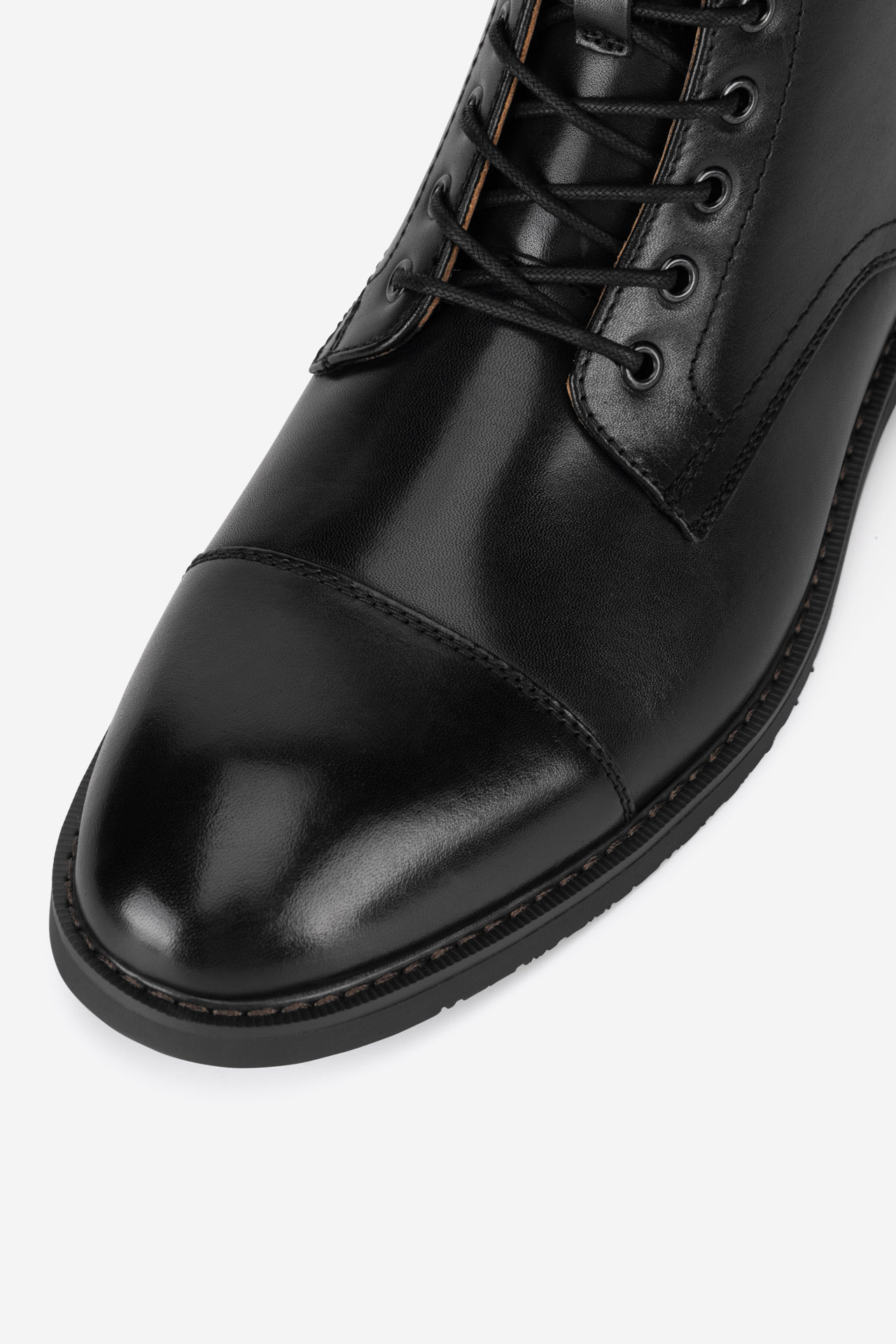 Šněrovací vyšší obuv ČERNÁ