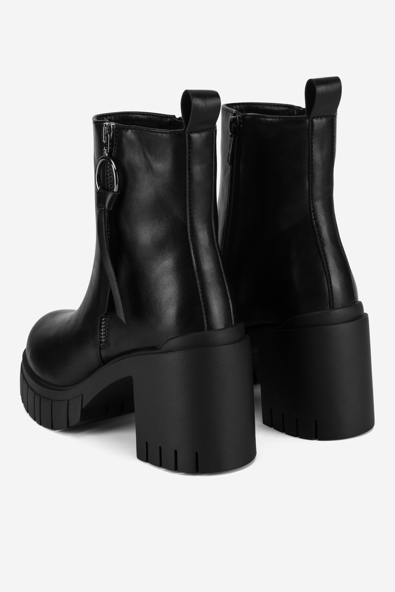 Kotníková obuv ČERNÁ