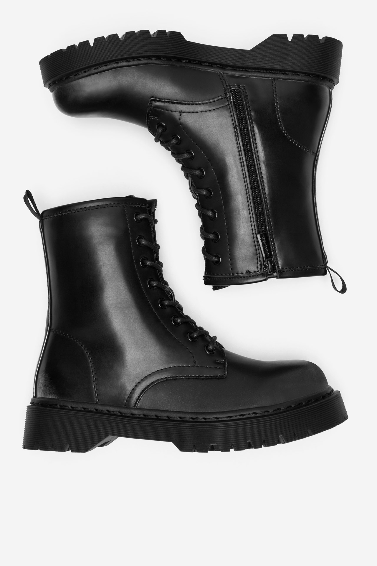 Šněrovací vyšší obuv ČERNÁ