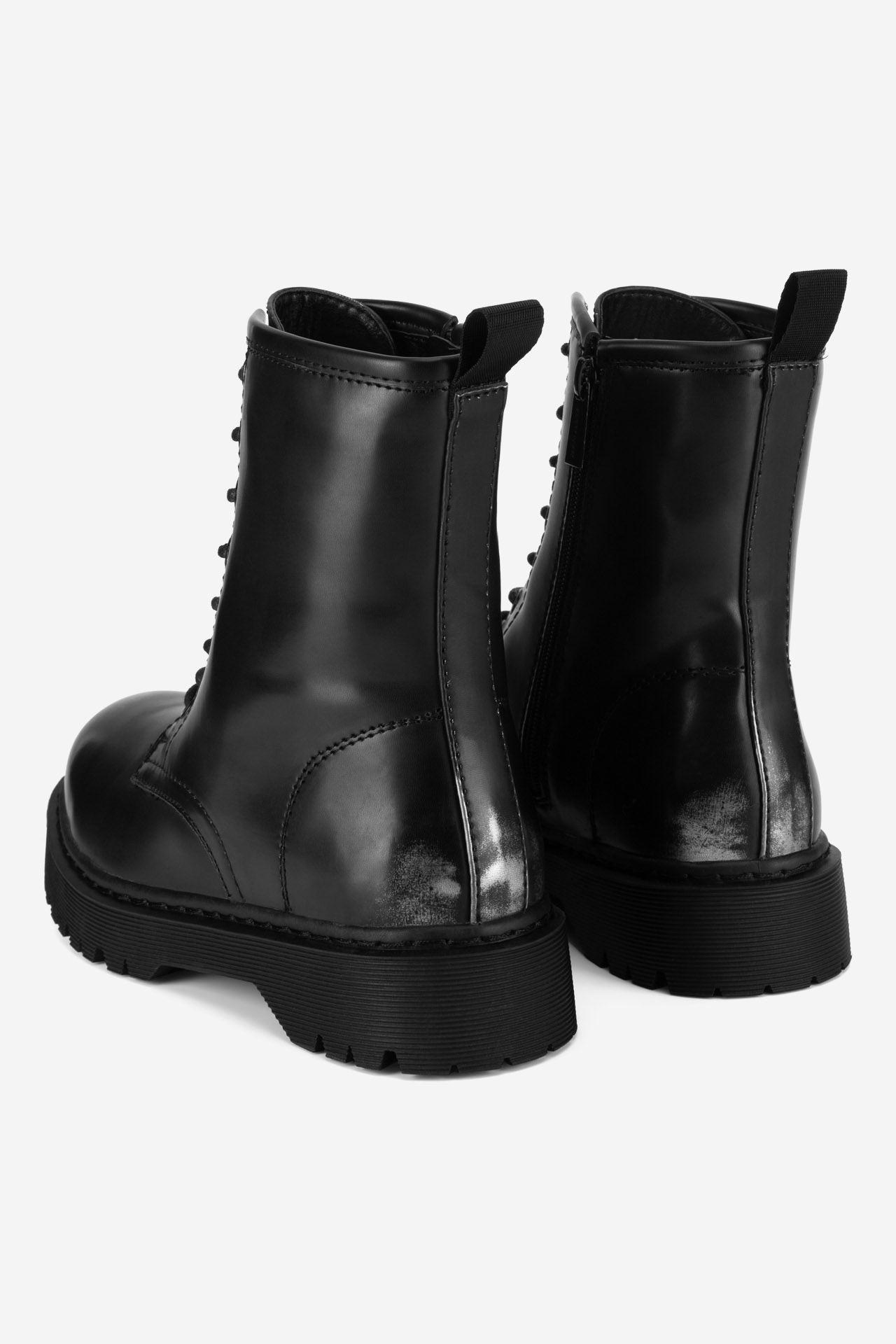 Šněrovací vyšší obuv ČERNÁ