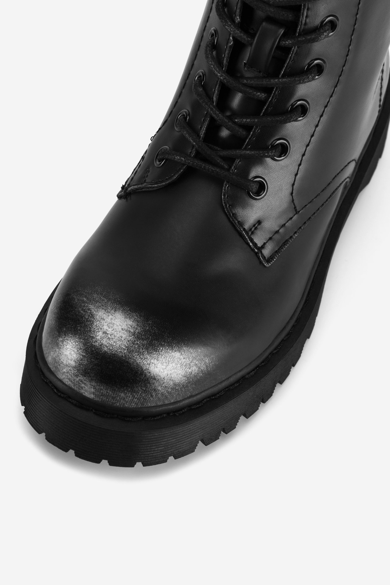 Šněrovací vyšší obuv ČERNÁ