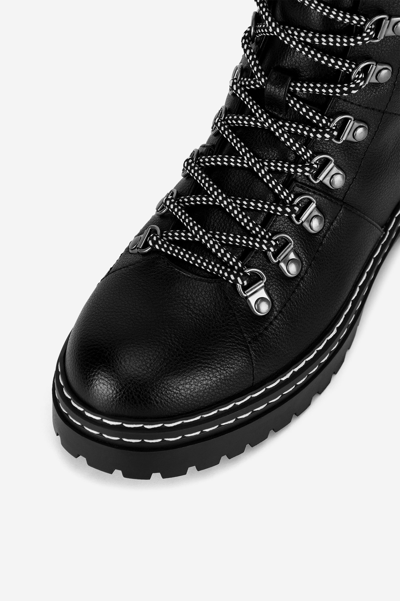 Šněrovací vyšší obuv ČERNÁ