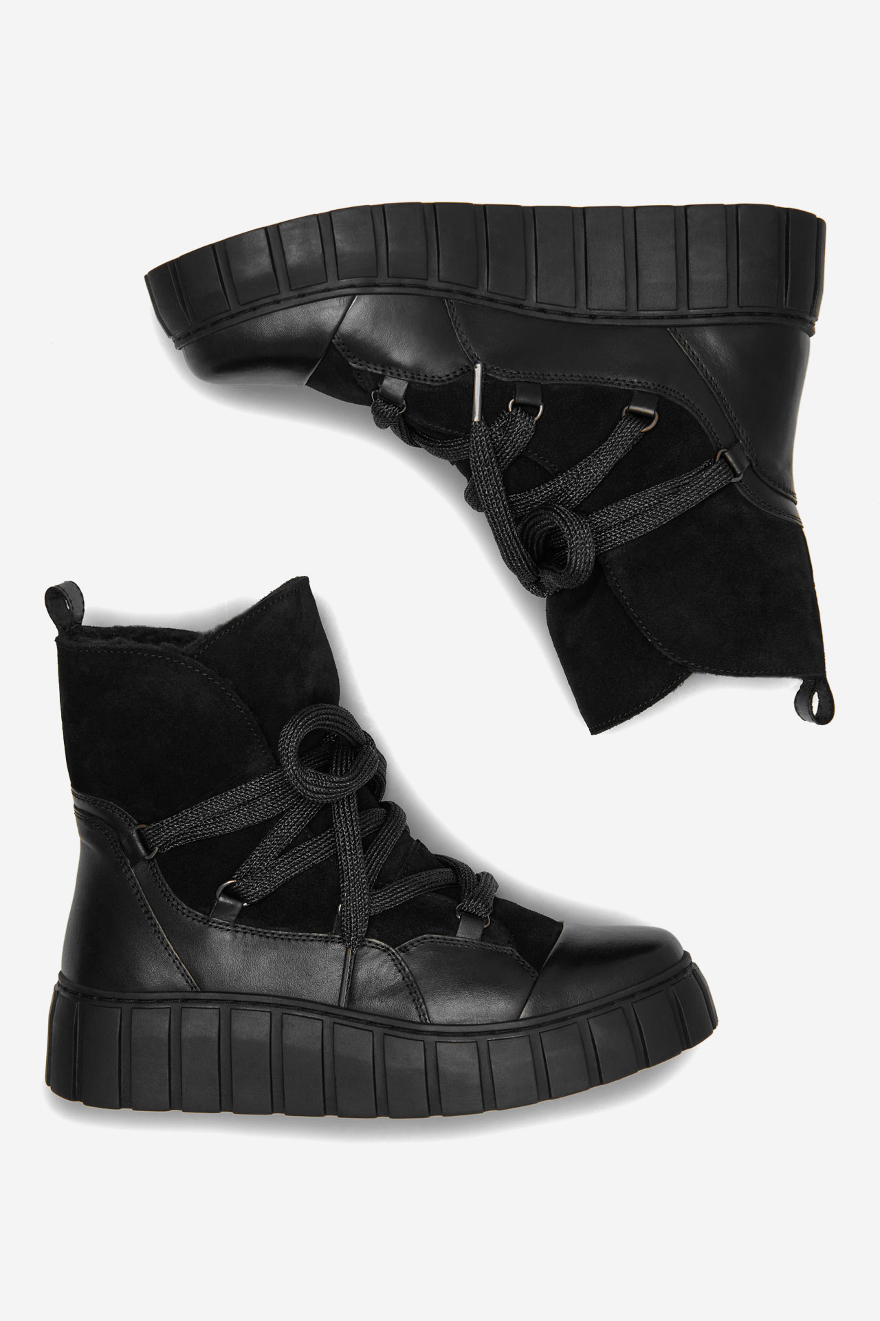 Šněrovací vyšší obuv ČERNÁ