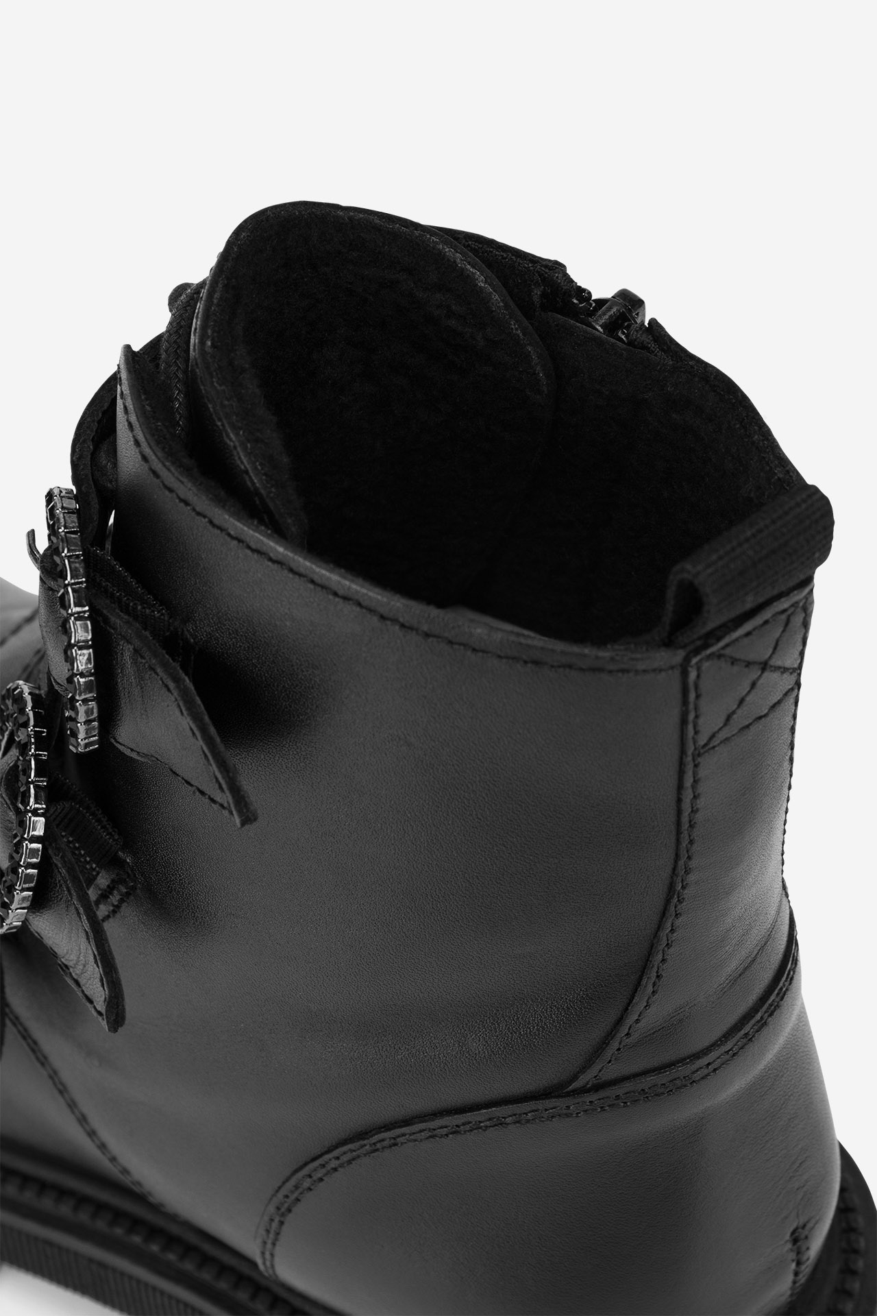 Šněrovací vyšší obuv ČERNÁ