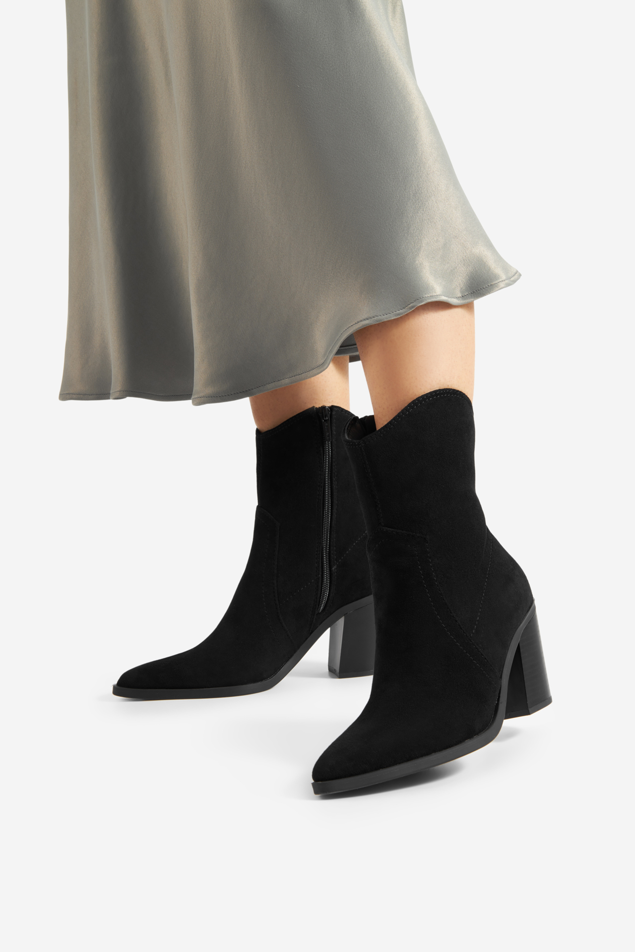 Kotníková obuv ČERNÁ