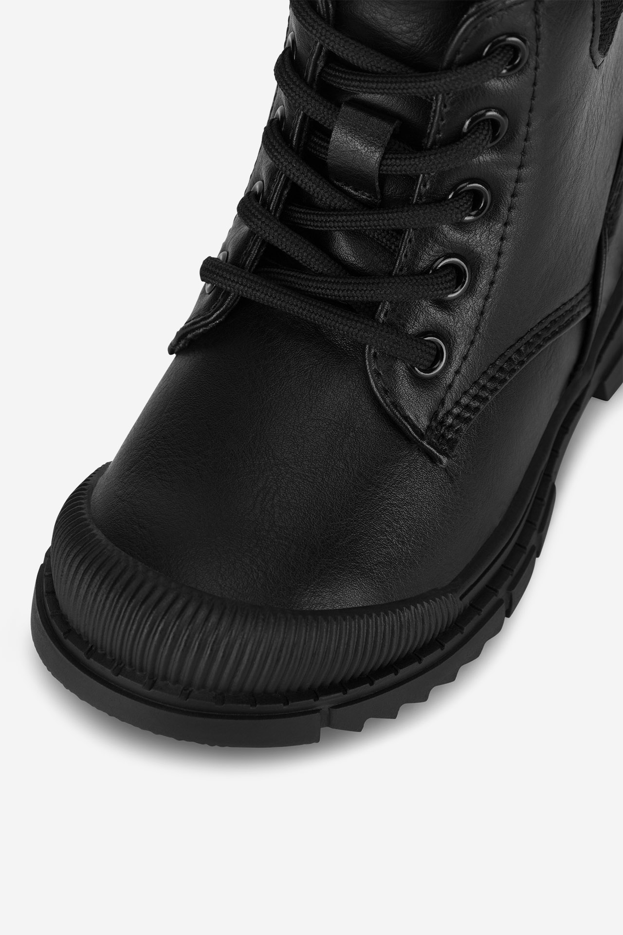 Gležnjarji z vezalkami Črna