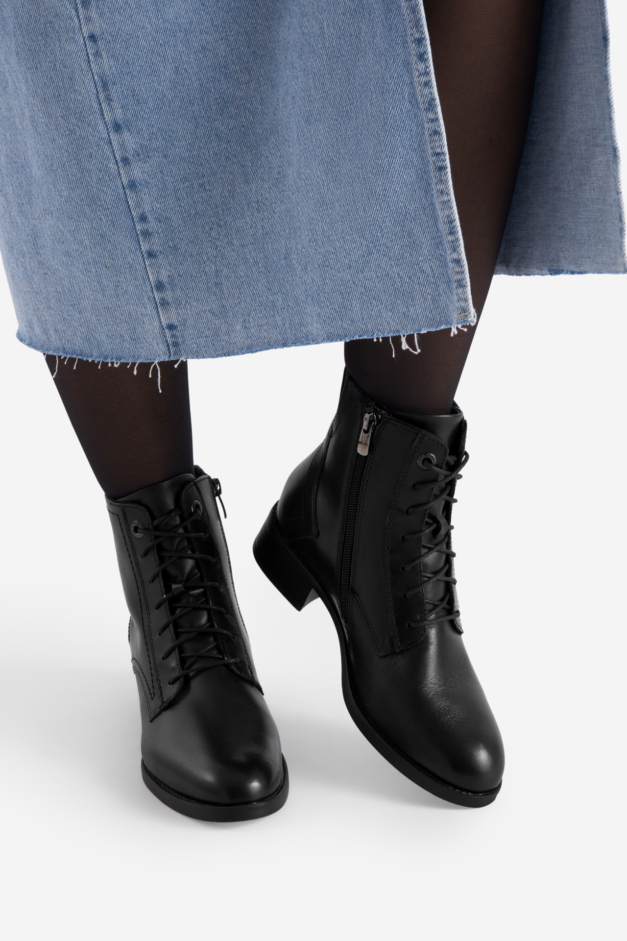 Šnurovacie topánky Čierna