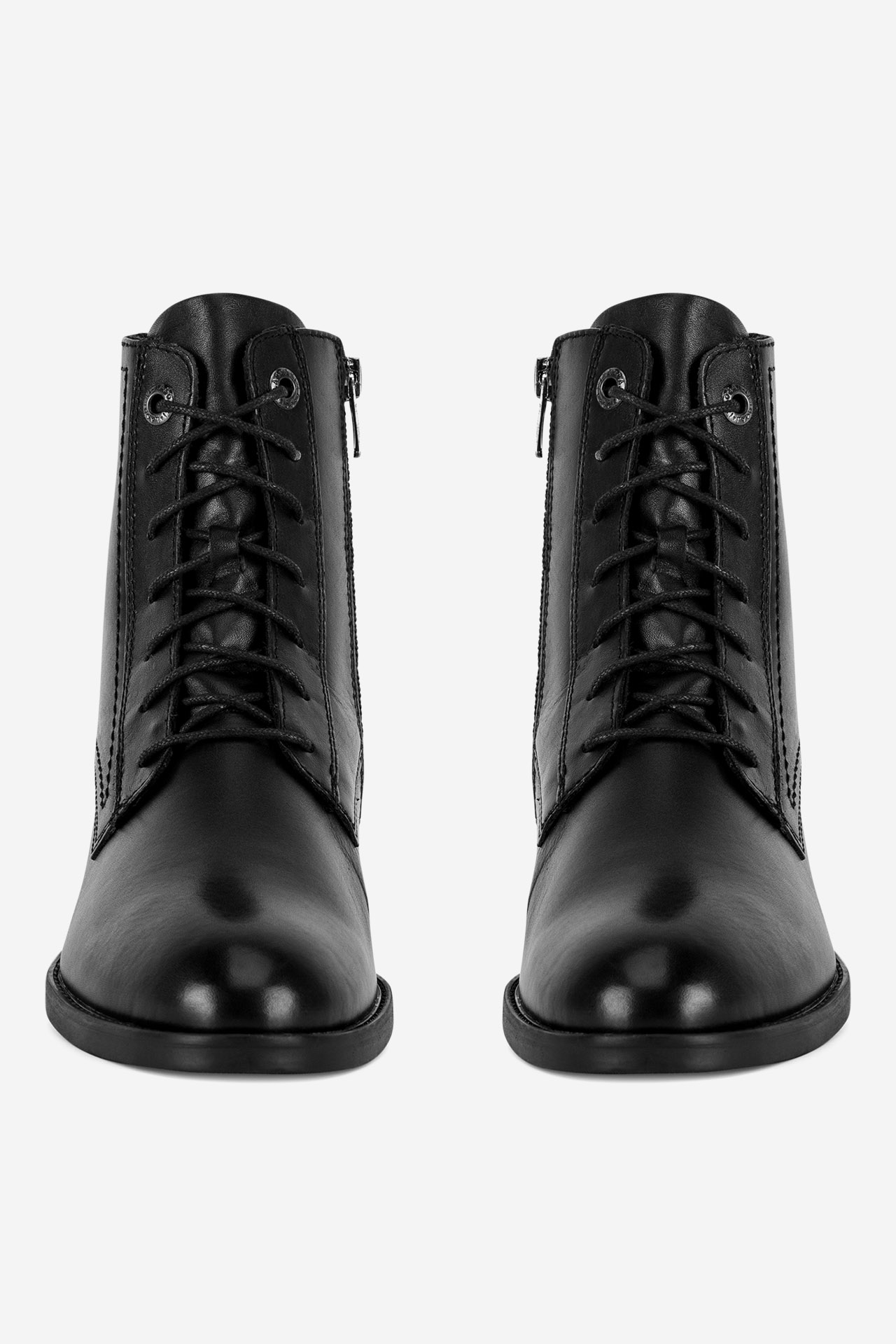 Šnurovacie topánky Čierna