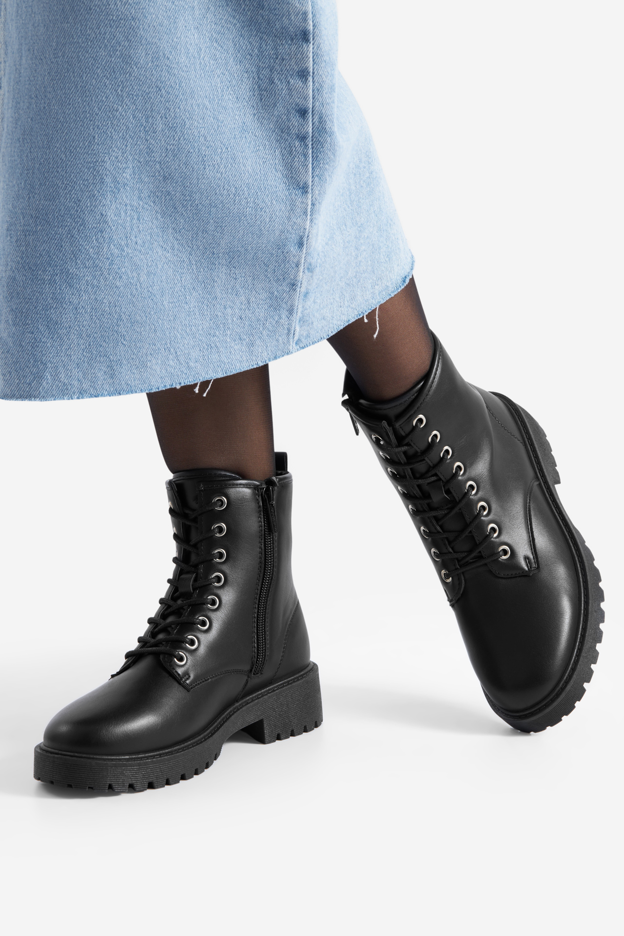 Šněrovací vyšší obuv ČERNÁ