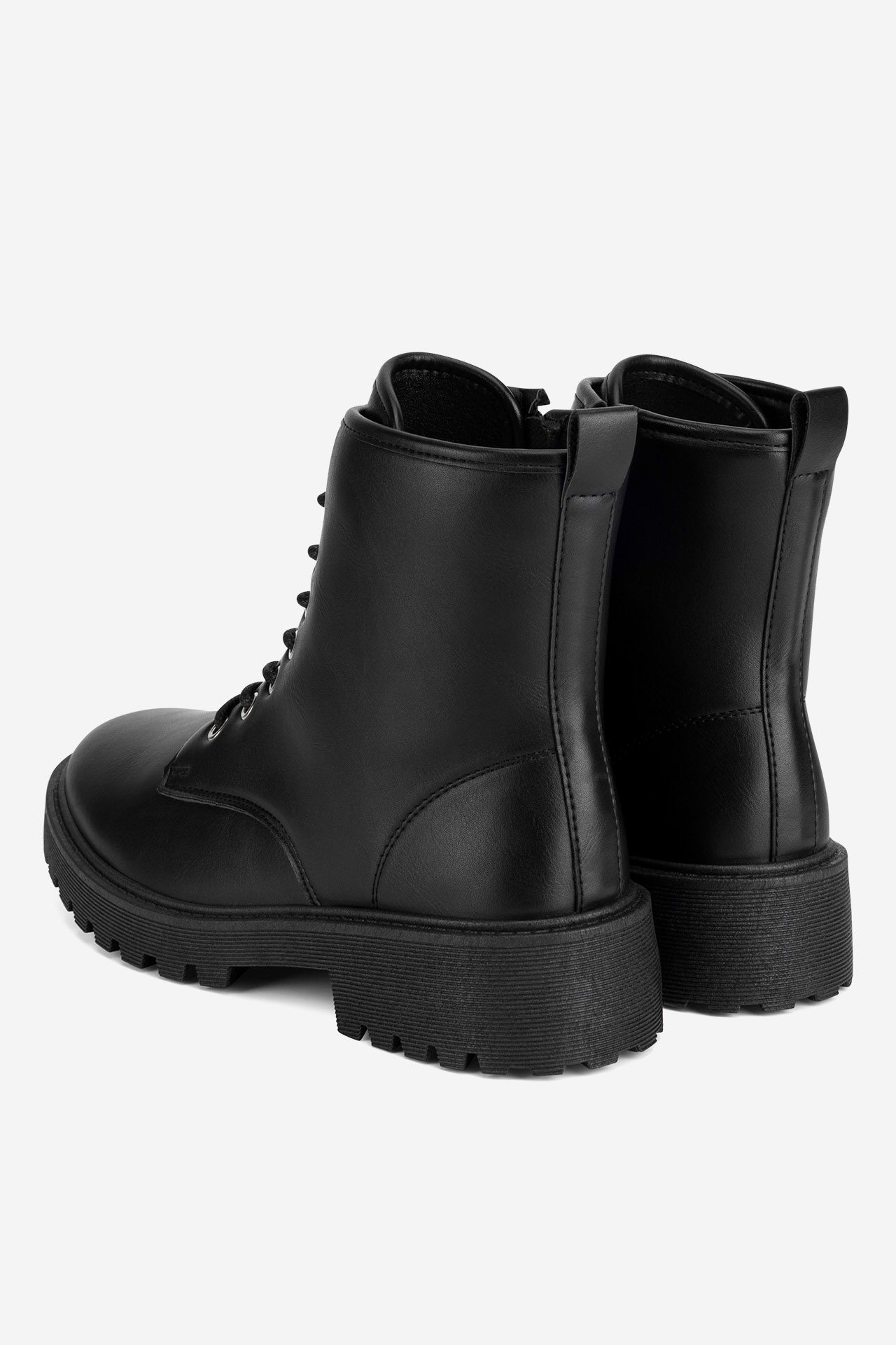 Šněrovací vyšší obuv ČERNÁ