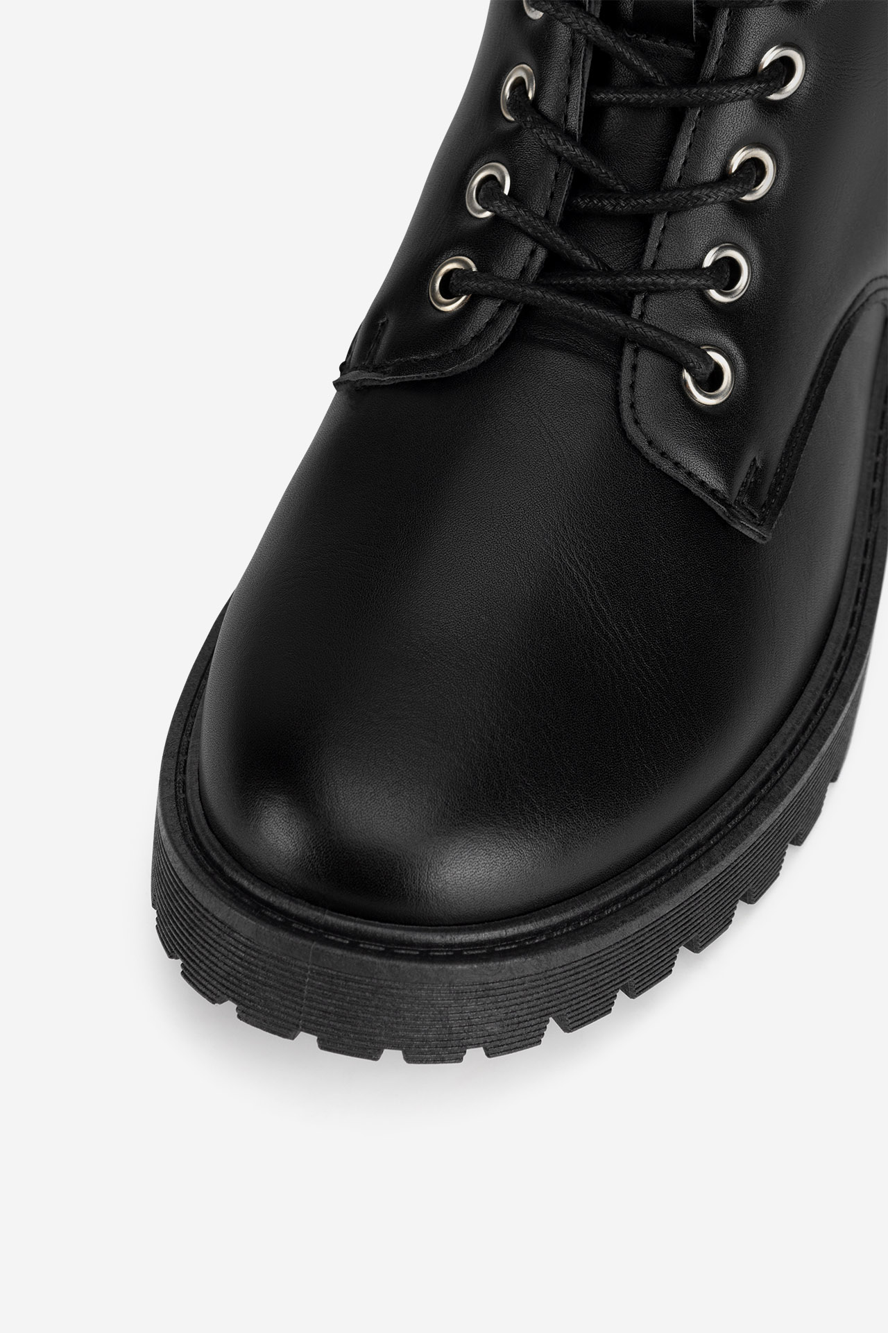 Šněrovací vyšší obuv ČERNÁ