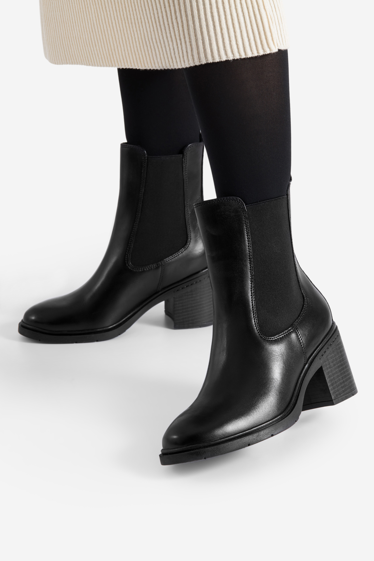 Kotníková obuv ČERNÁ