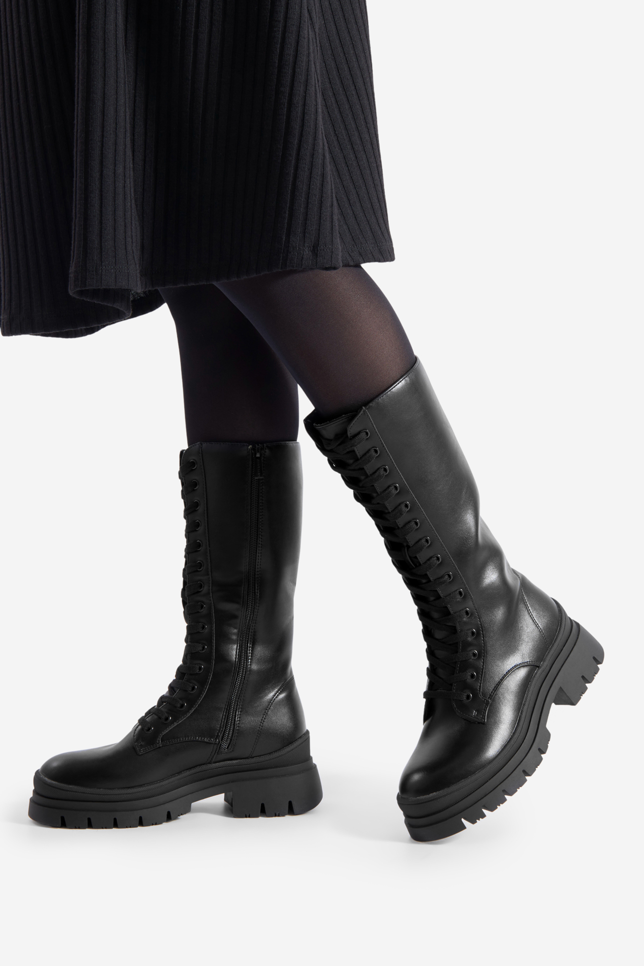 Šnurovacie topánky Čierna