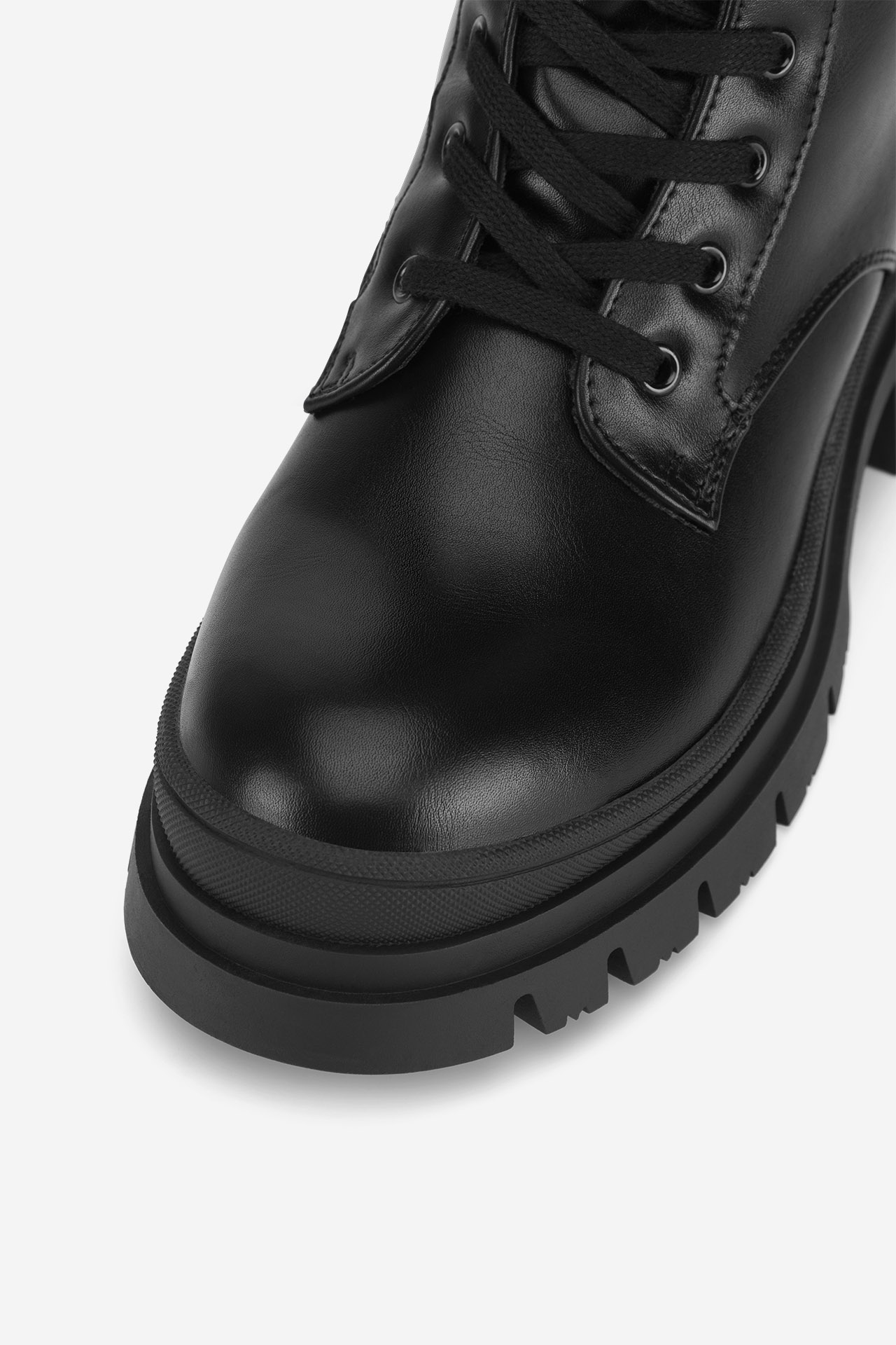 Šnurovacie topánky Čierna