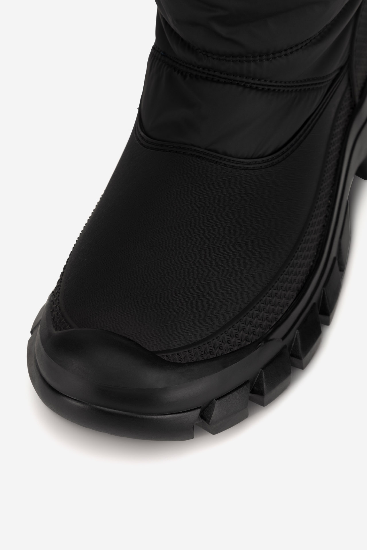 Škornji za sneg Črna