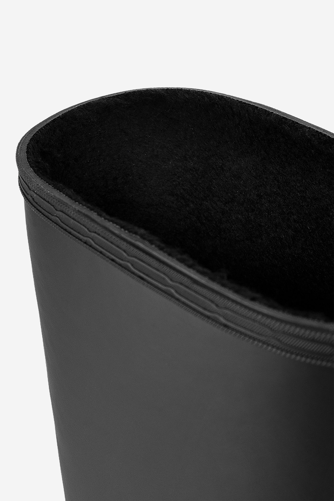 Gumijasti škornji Črna