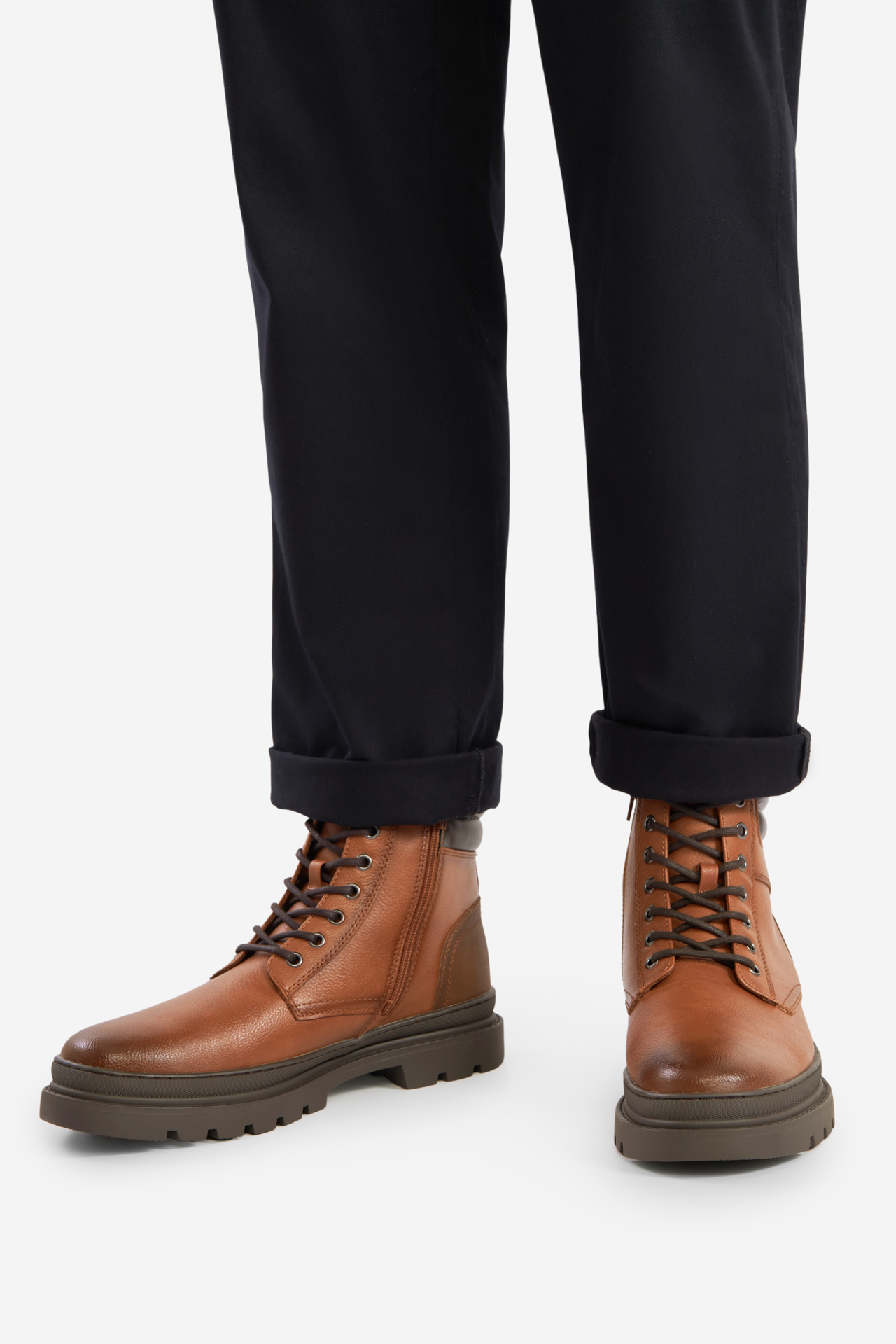 Šněrovací vyšší obuv SVĚTLE HNĚDÁ