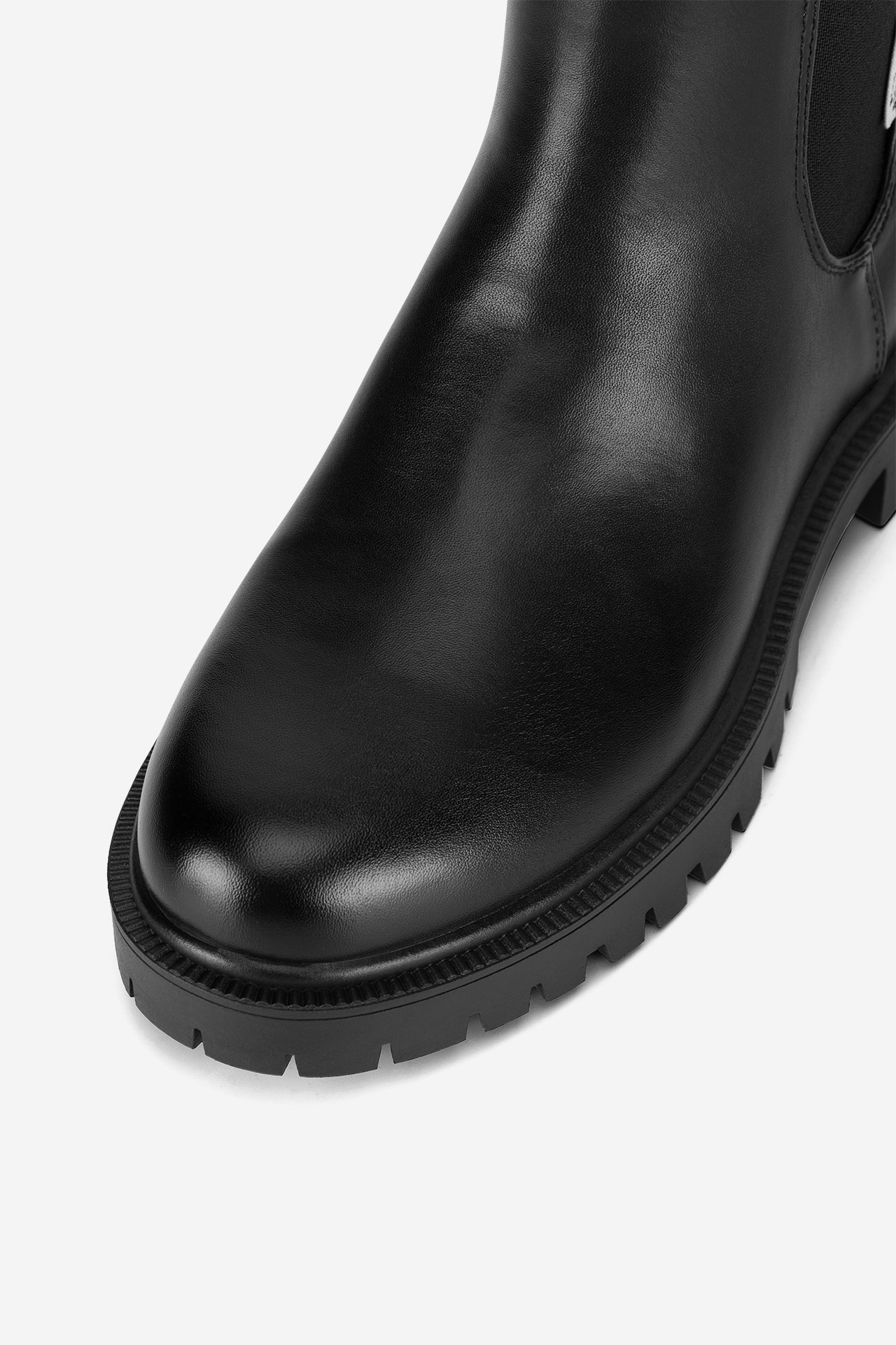 Gležnjarji chelsea Črna