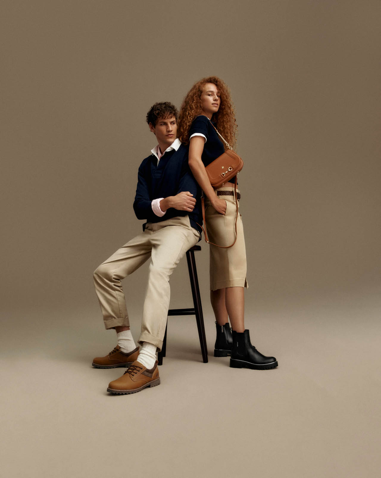 Gležnjarji chelsea Črna