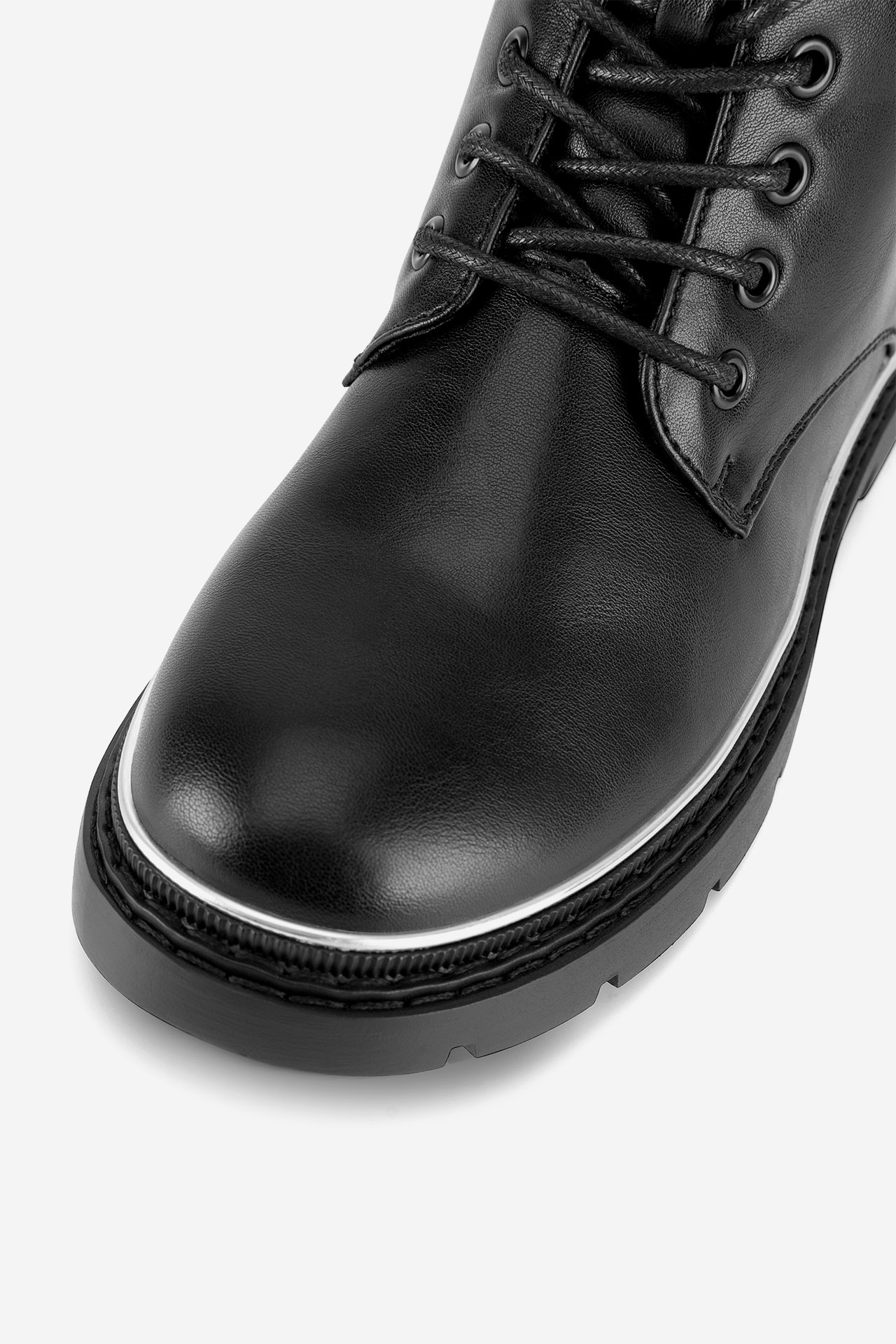 Šněrovací vyšší obuv ČERNÁ