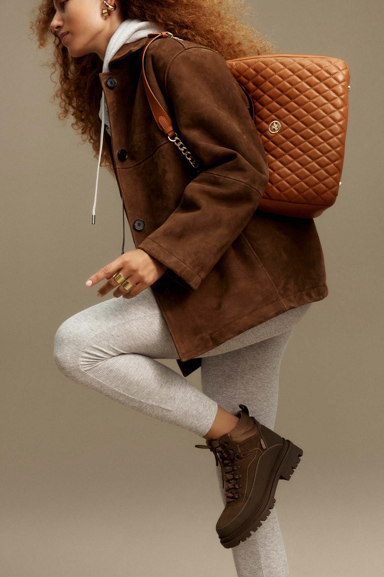 Šněrovací vyšší obuv ČERNÁ