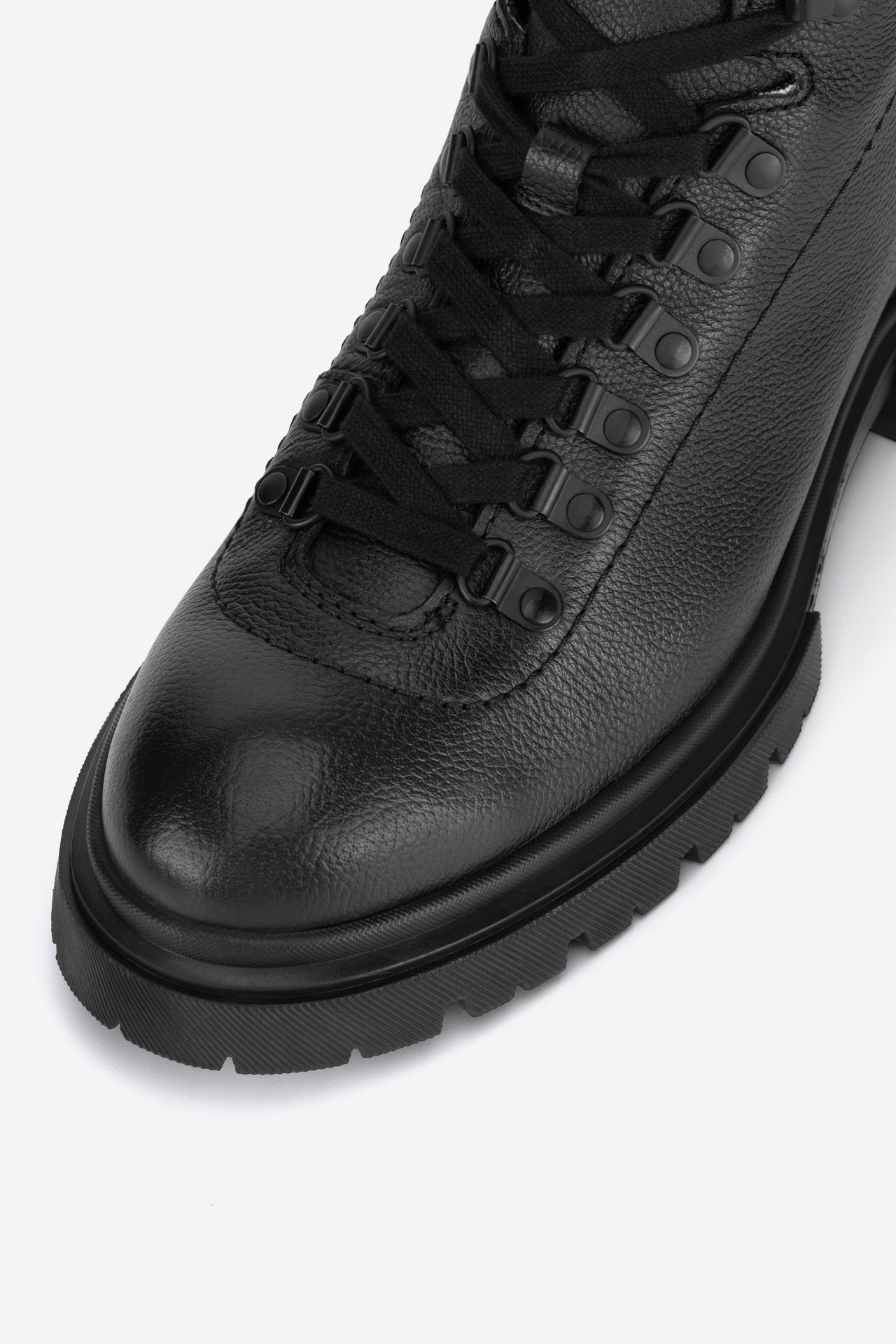 Šněrovací vyšší obuv ČERNÁ