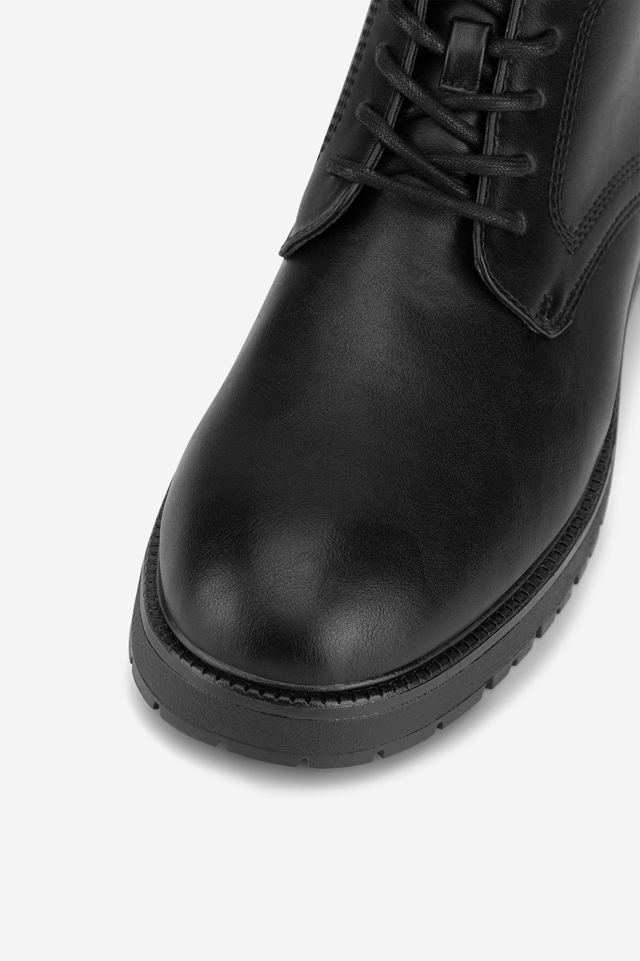 Šněrovací vyšší obuv ČERNÁ