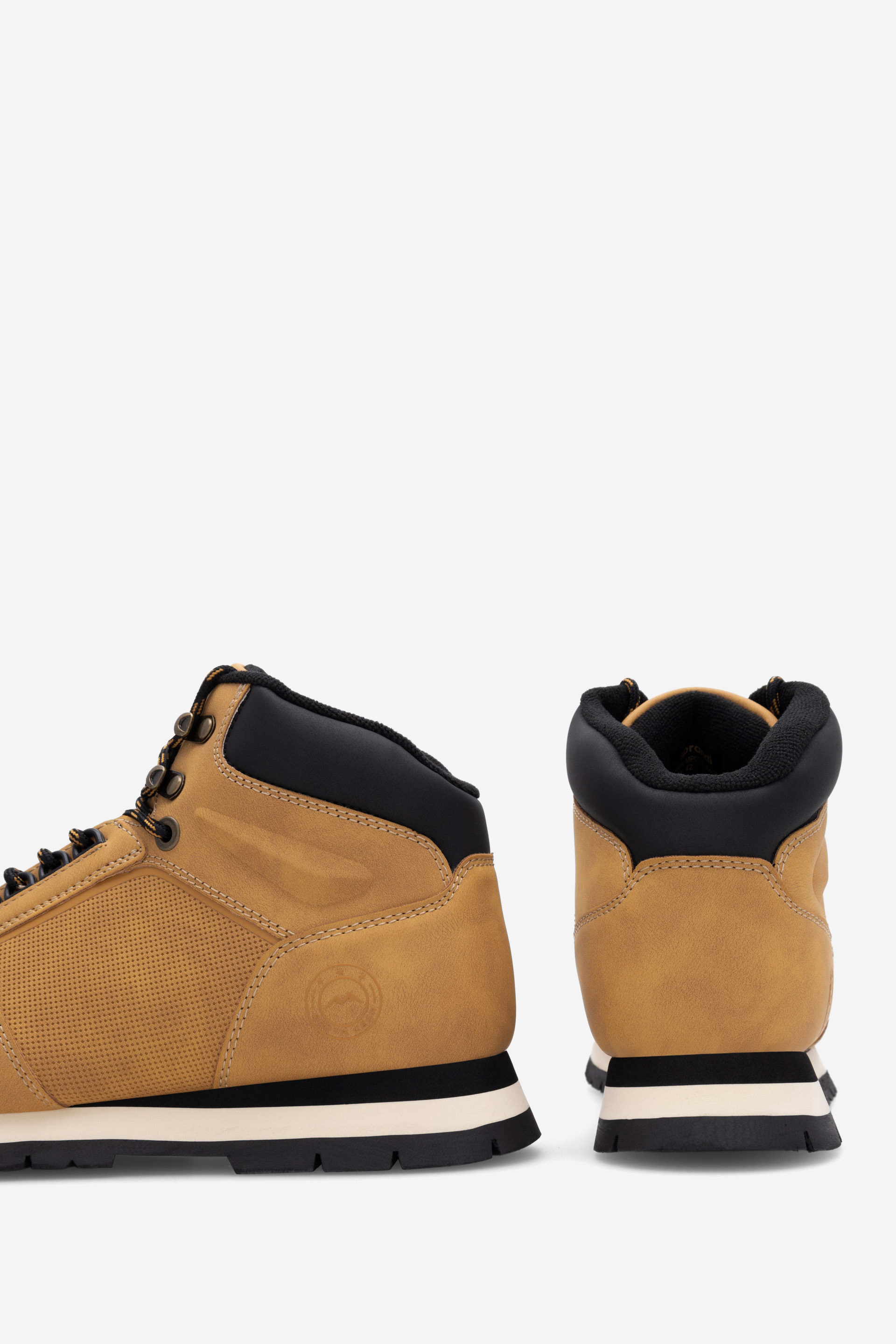 Trekking čevlji Rjava