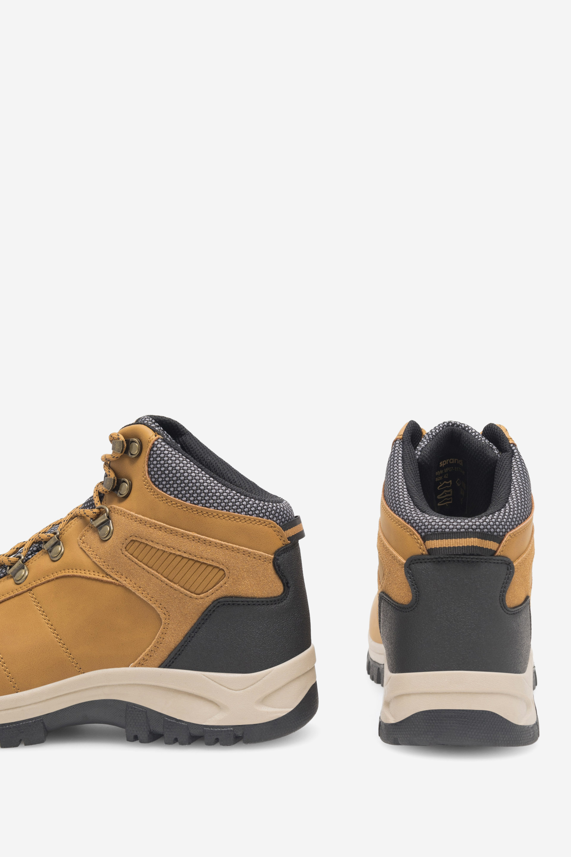 Trekking čevlji Buff