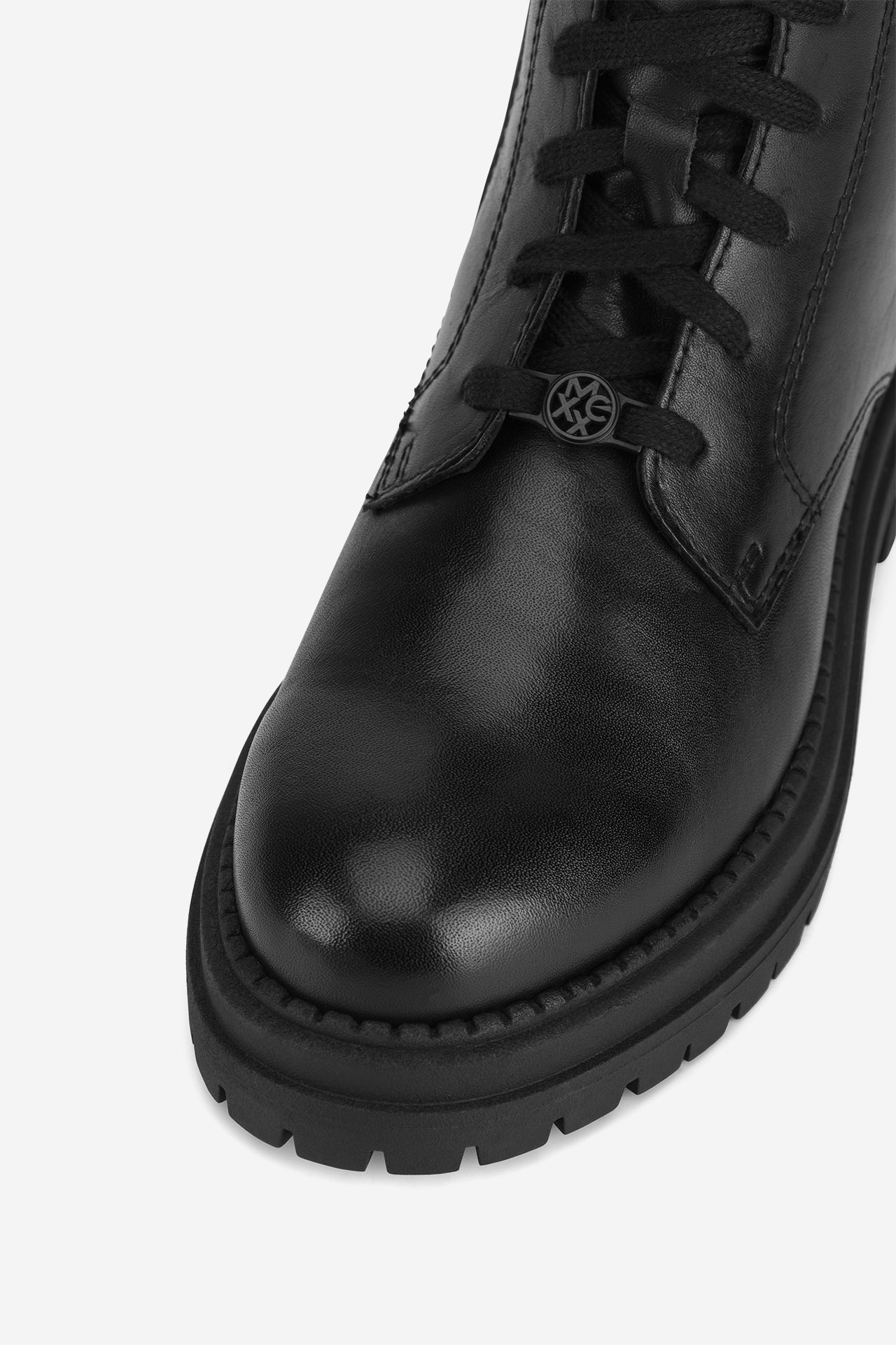 Šnurovacie topánky Čierna