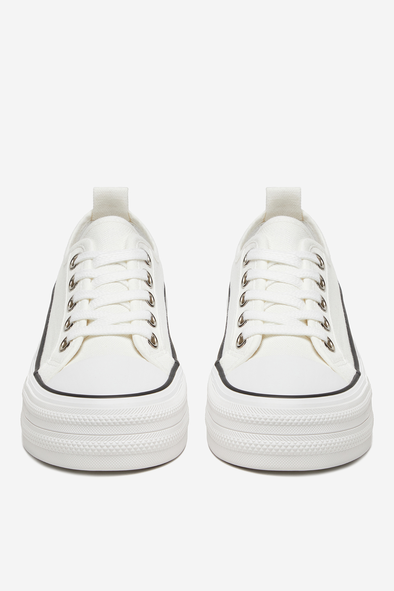 Platnene superge Bela