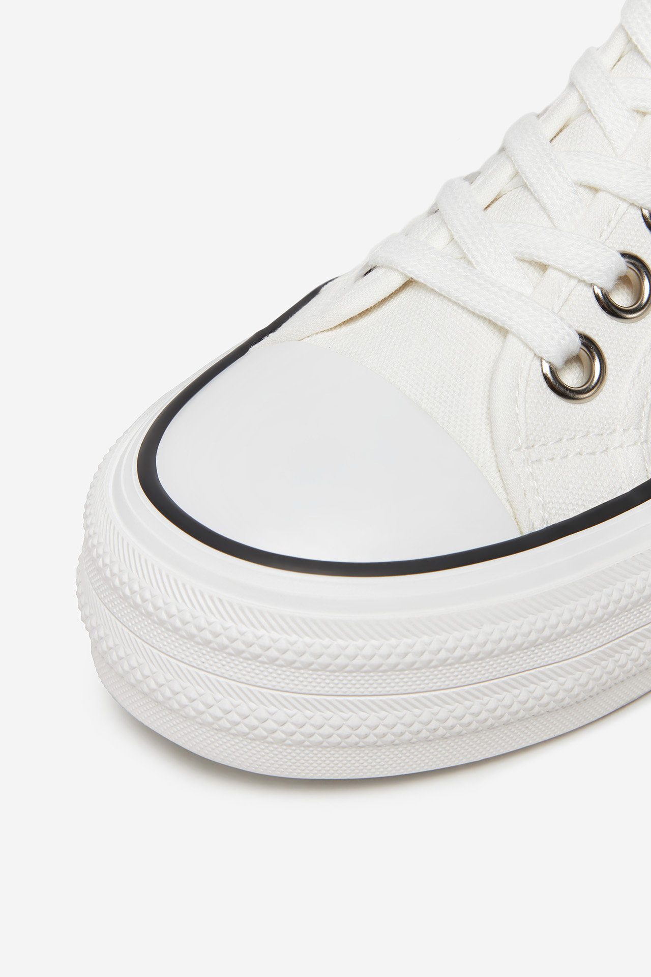 Platnene superge Bela