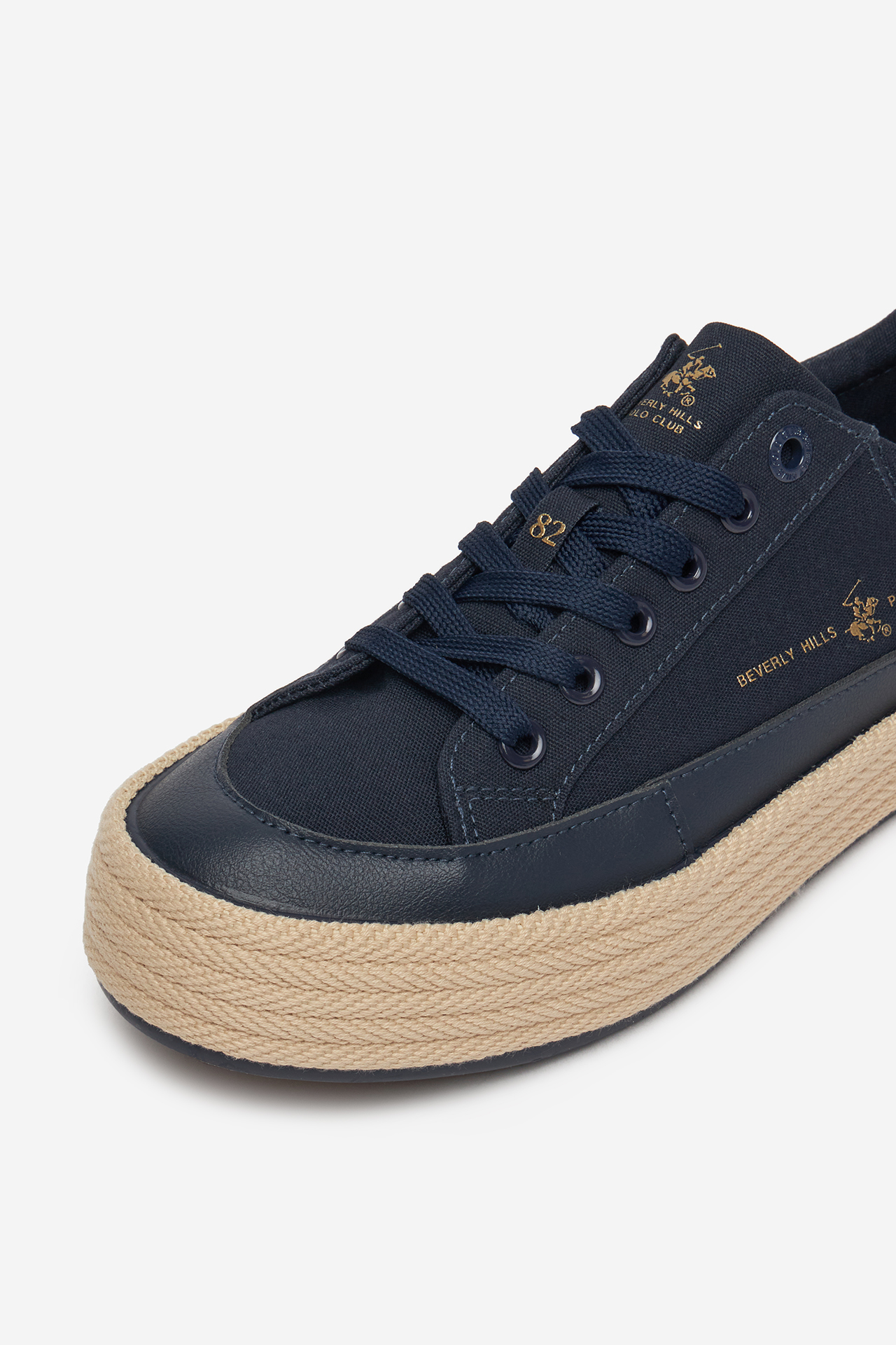 Sneakersy na platformie