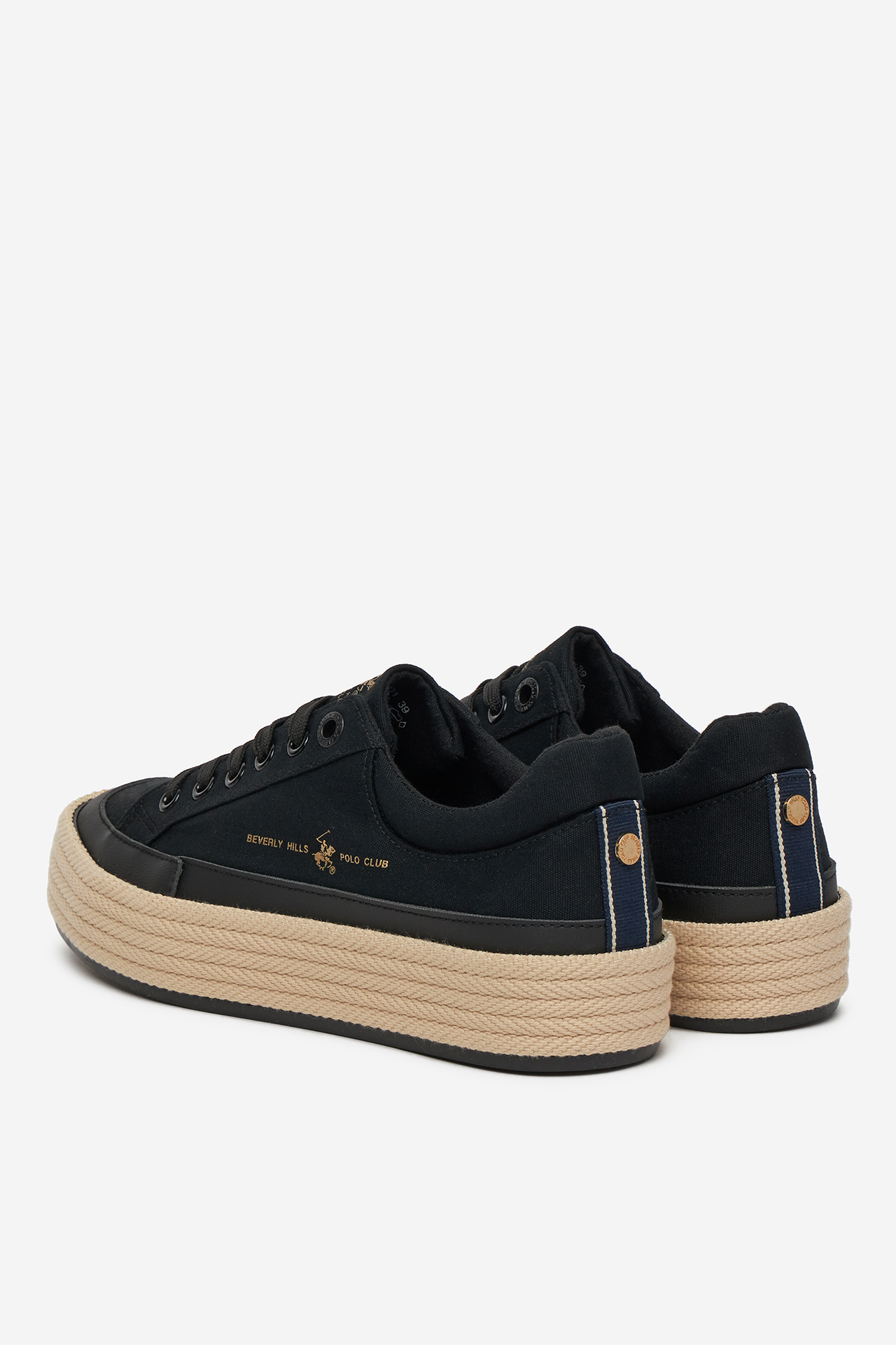 Sneakersy na platformie