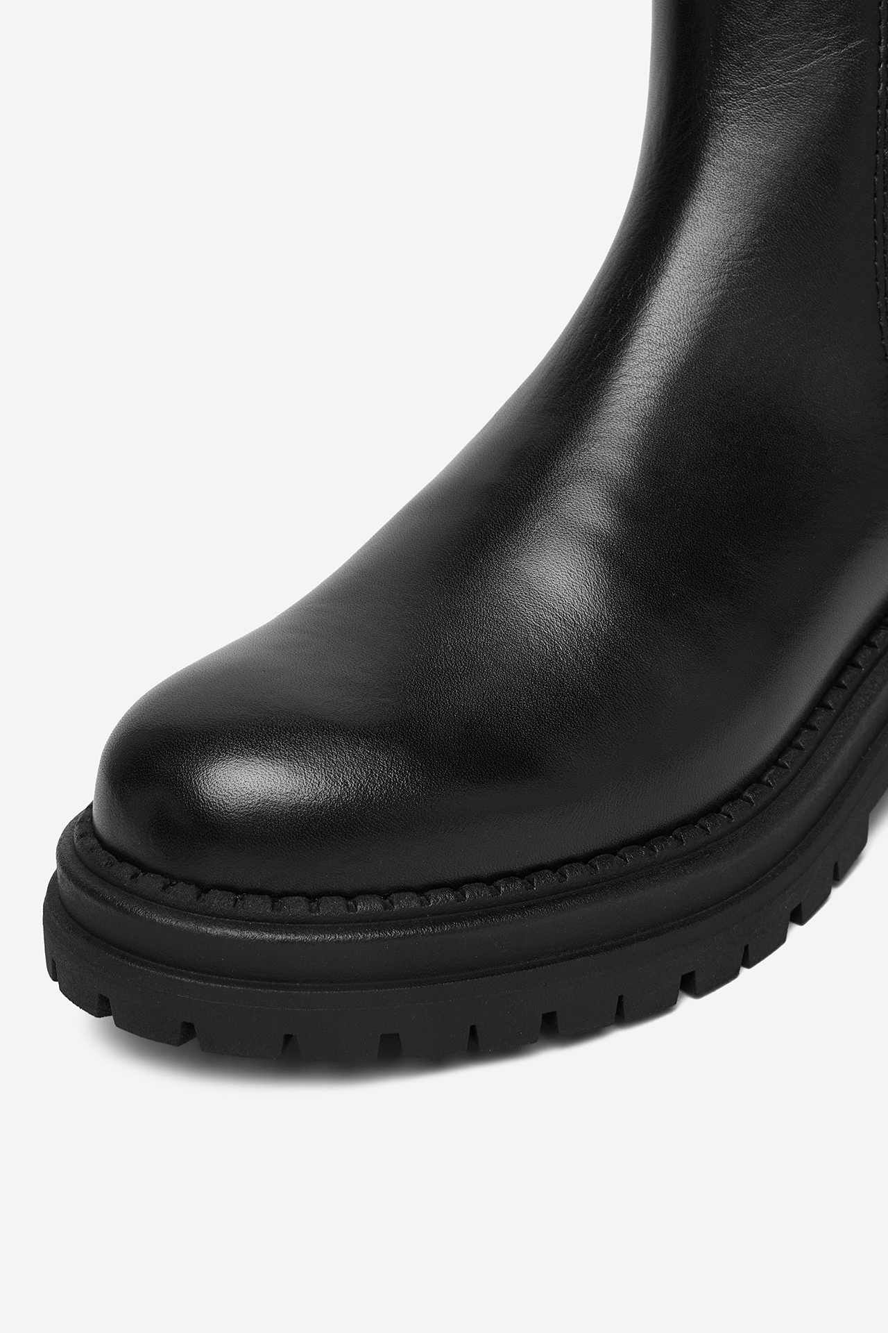 Gležnjarji chelsea Črna