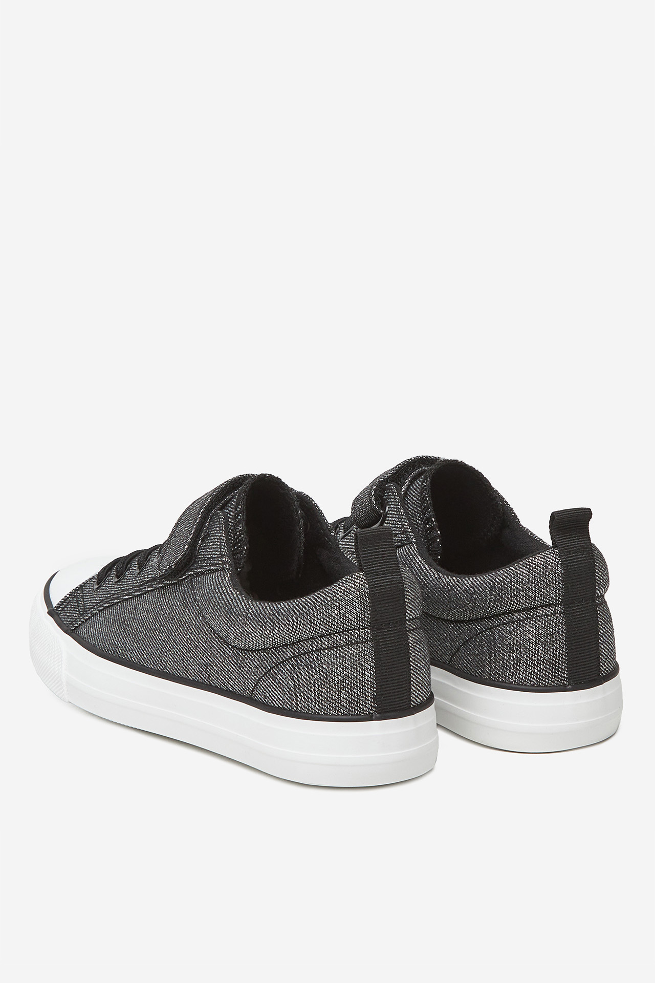 Platnene superge Črna