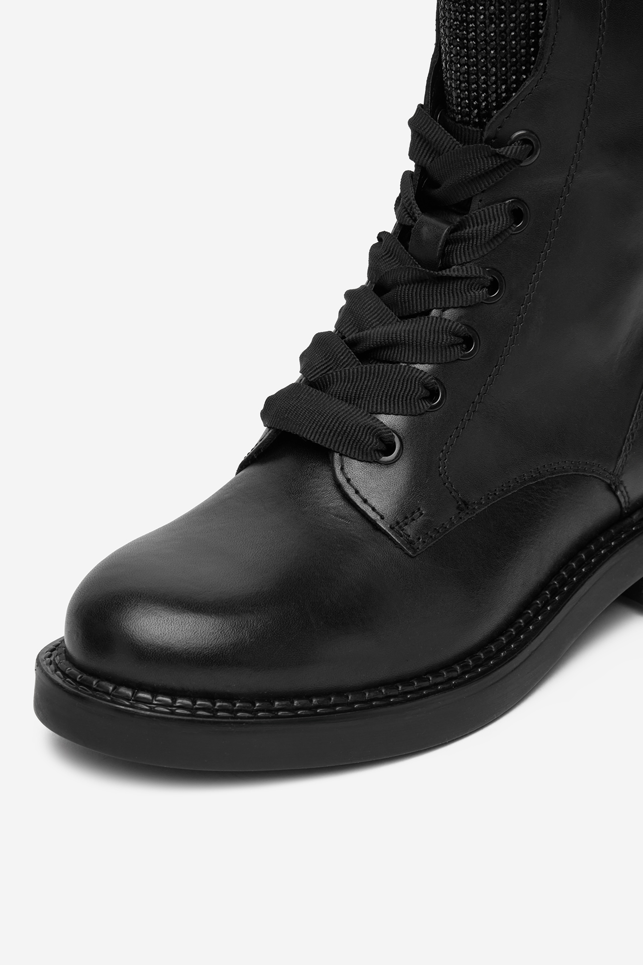 Šnurovacie topánky Čierna