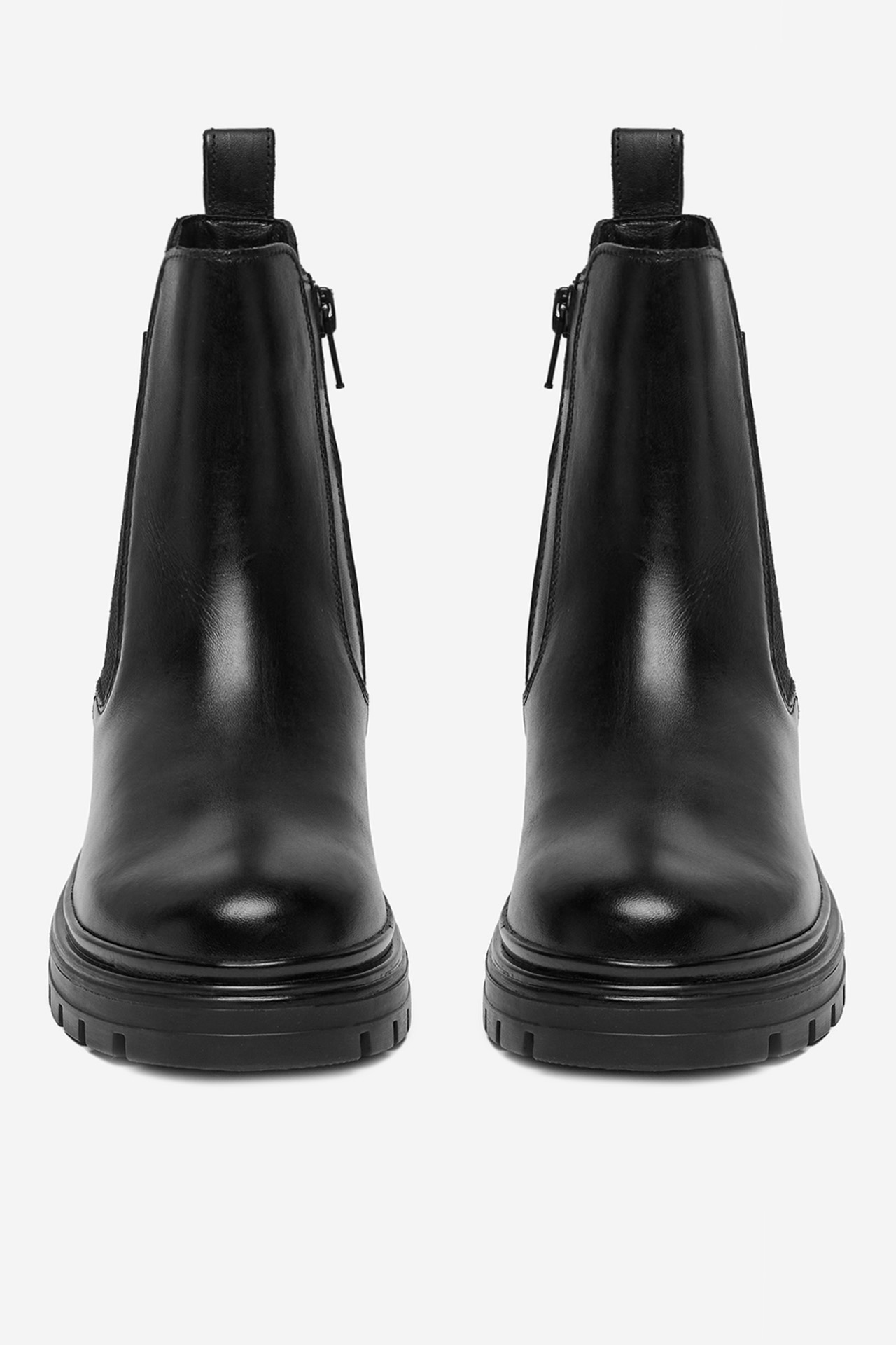 Gležnjarji chelsea Črna