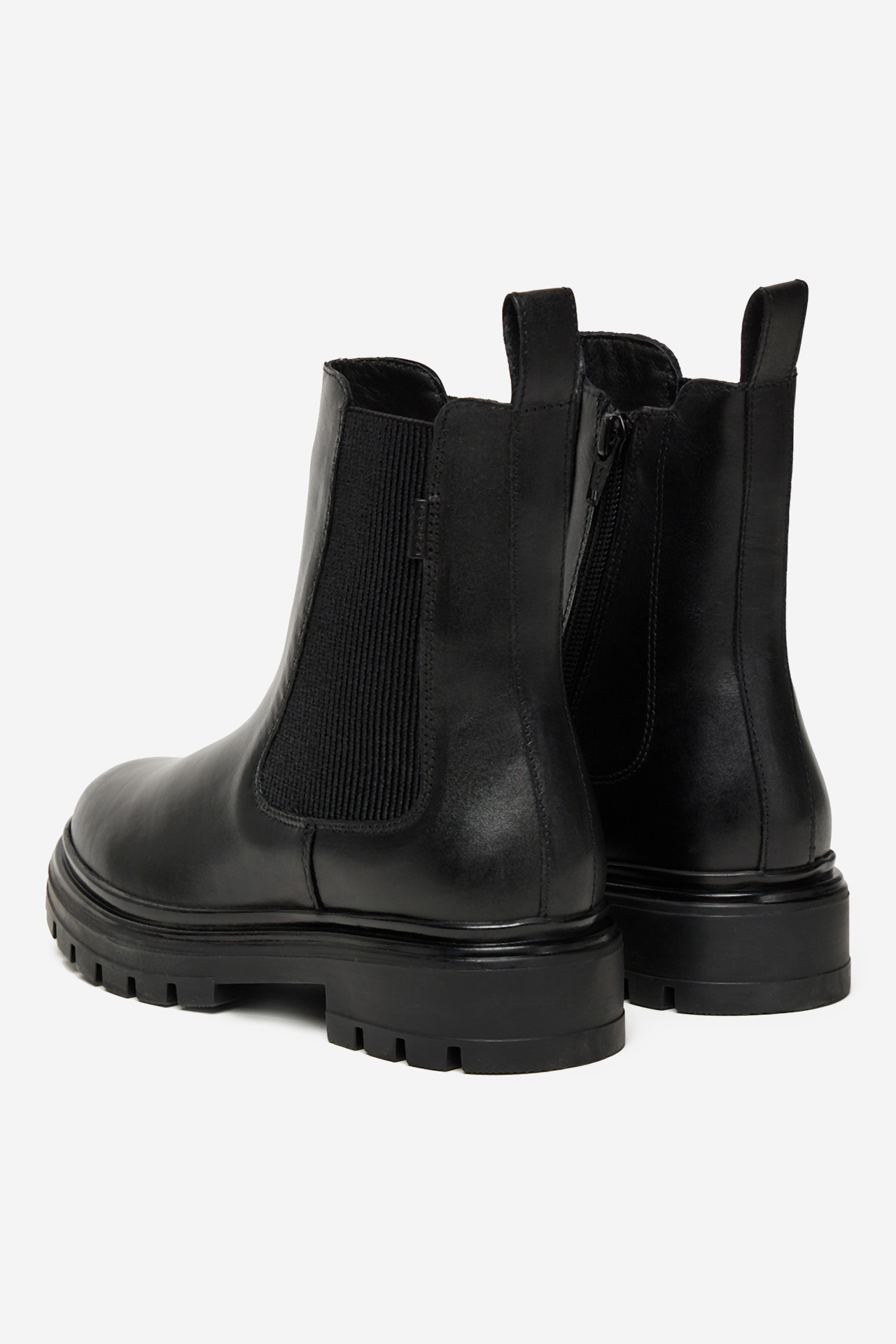 Gležnjarji chelsea Črna