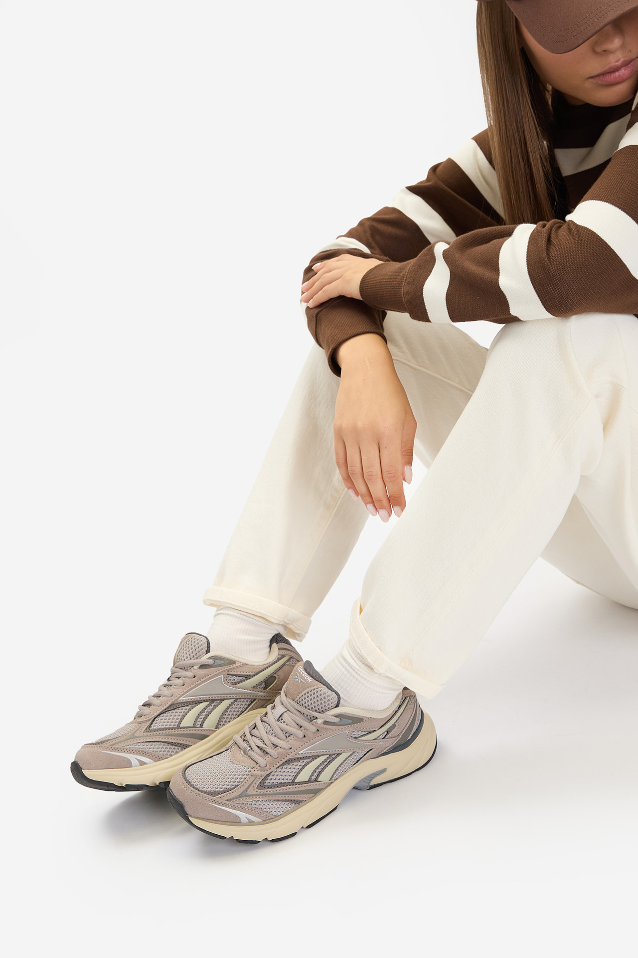 Sneakersy Tmavě béžová