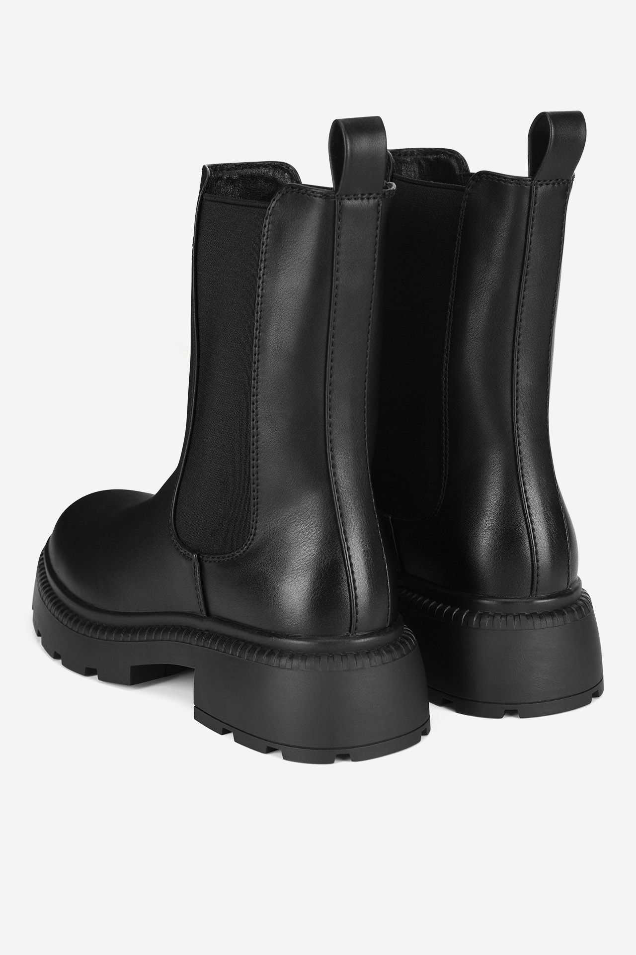 Kotníková obuv s elastickým prvkem Černá