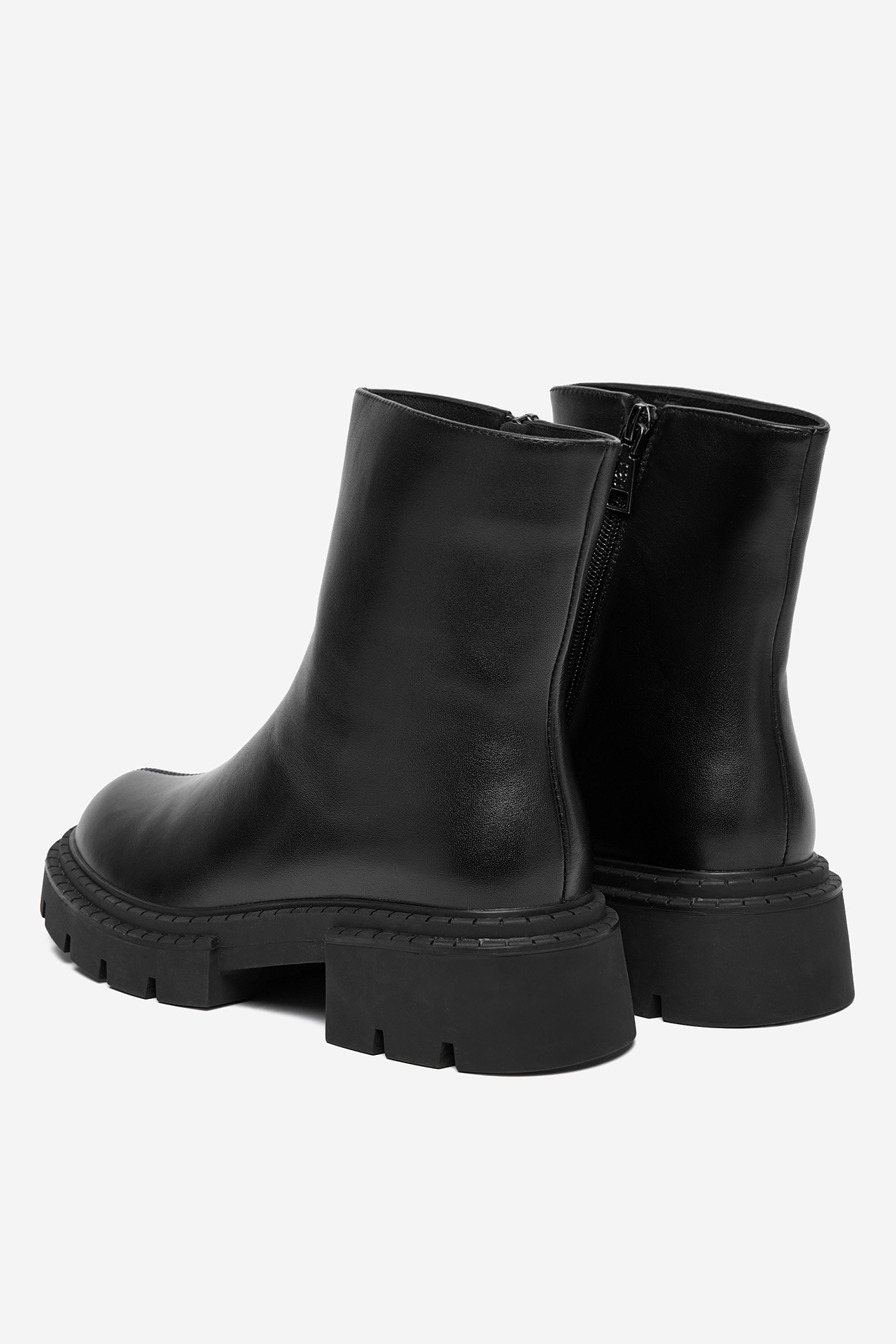 Polokozačky Černá