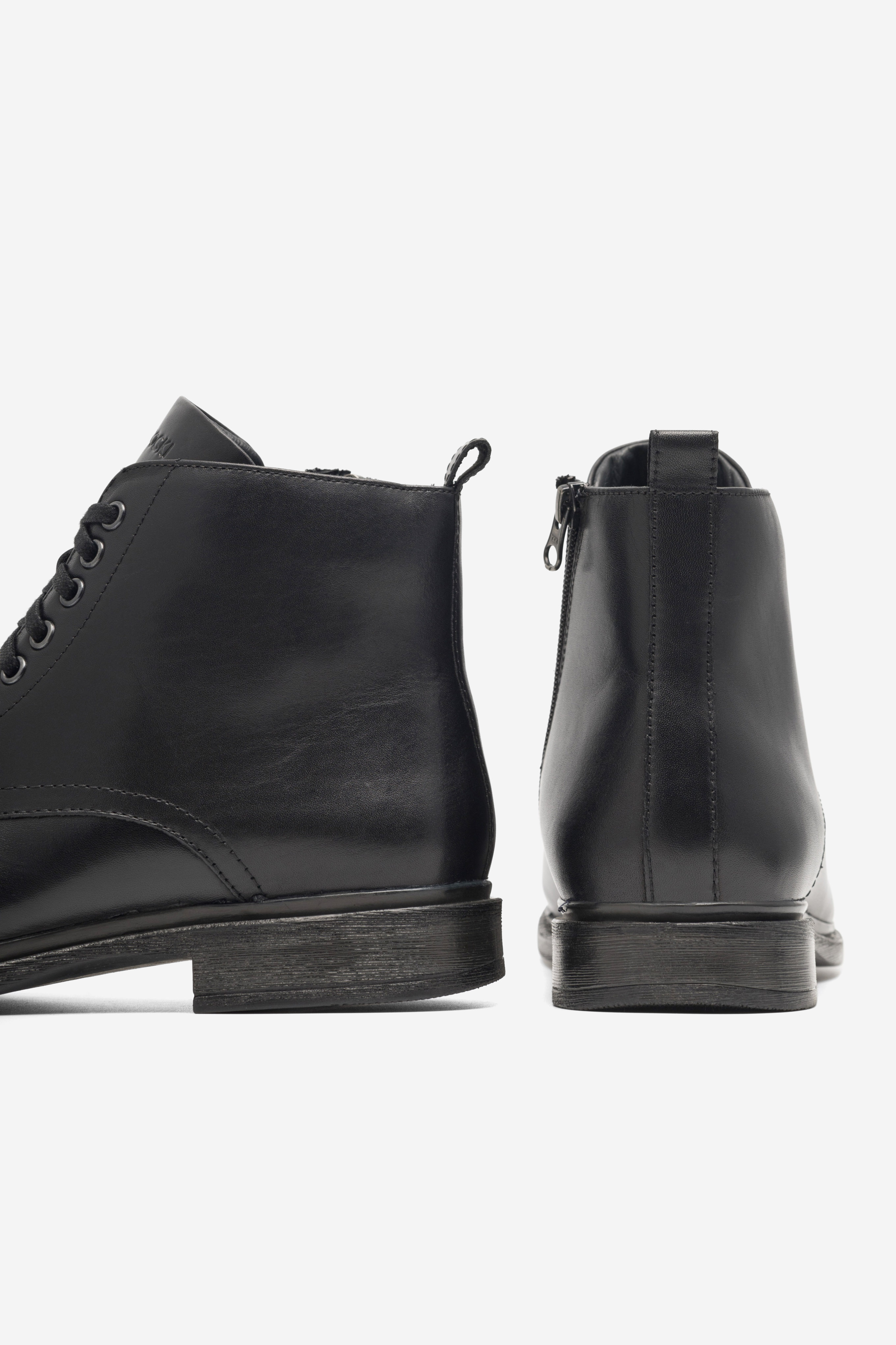 Kotníková obuv Černá