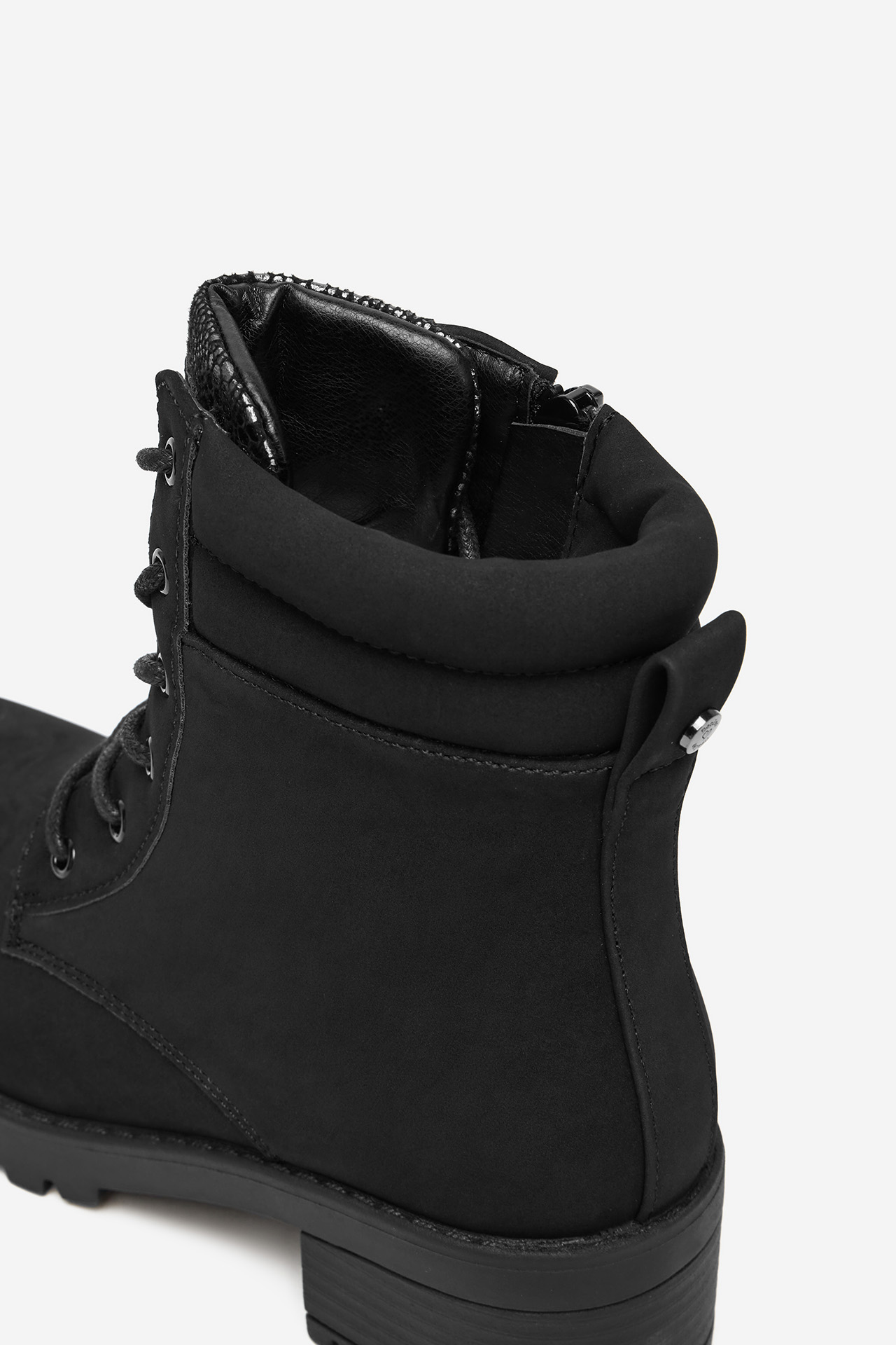 Kotníková obuv Černá