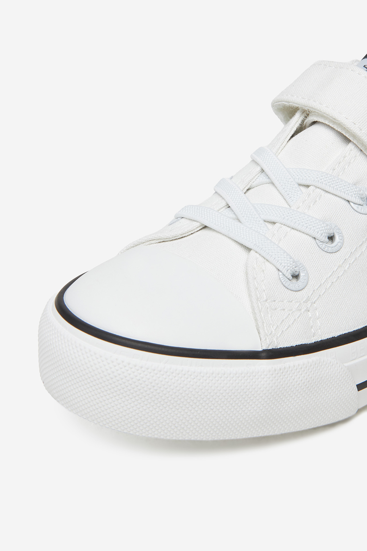 Platnene superge Bela