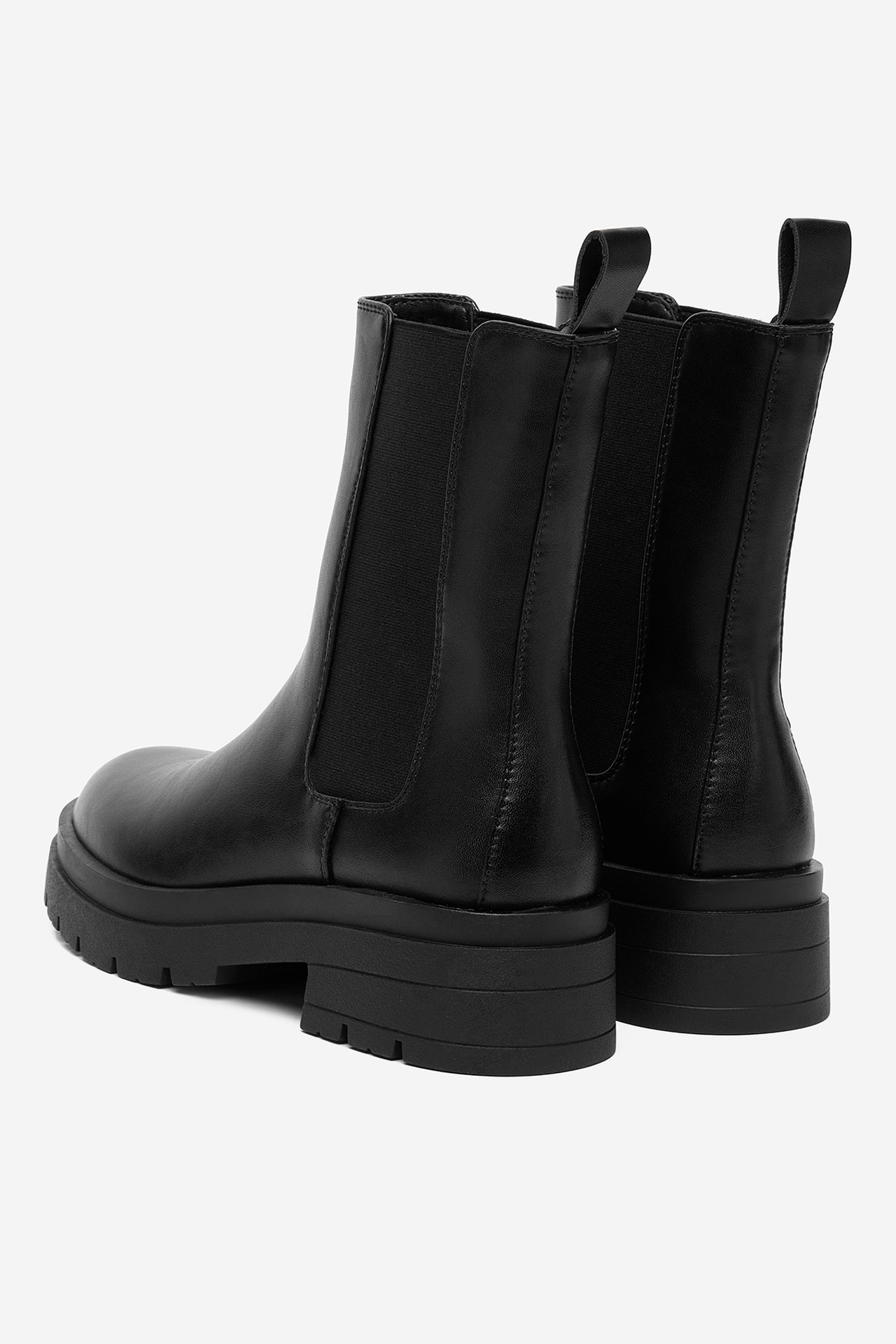 Kotníková obuv s elastickým prvkem Černá